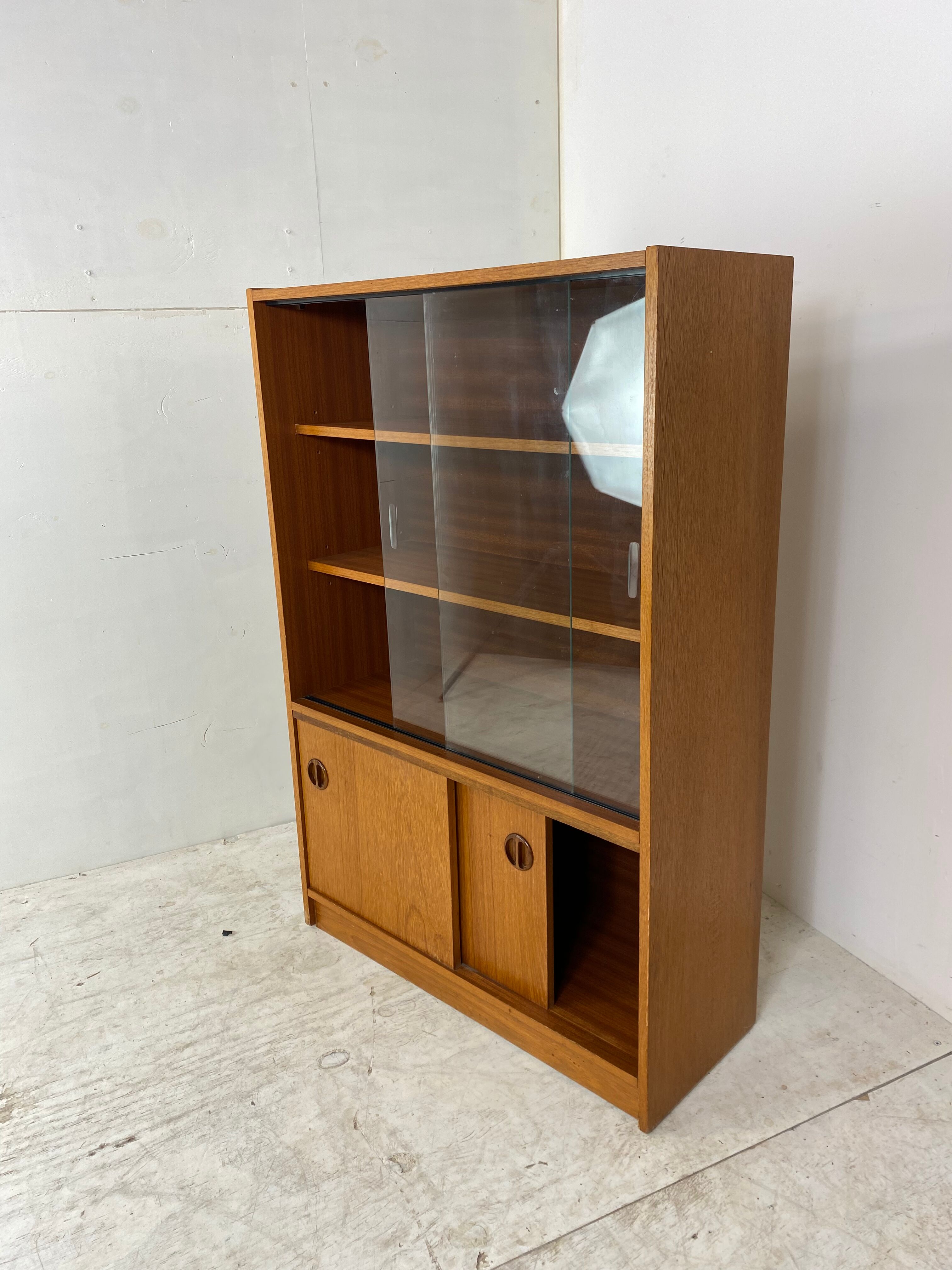 Vitrine scandinave en teck, années 1960