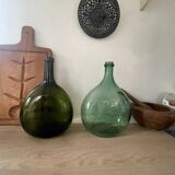 Two demijohns 2 and 3l.