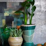 Glass vase and braided scoubidou thread 50s