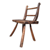 Chaise d'appoint rustique de style Wabi-Sabi en bois dur foncé incurvé, années 1900