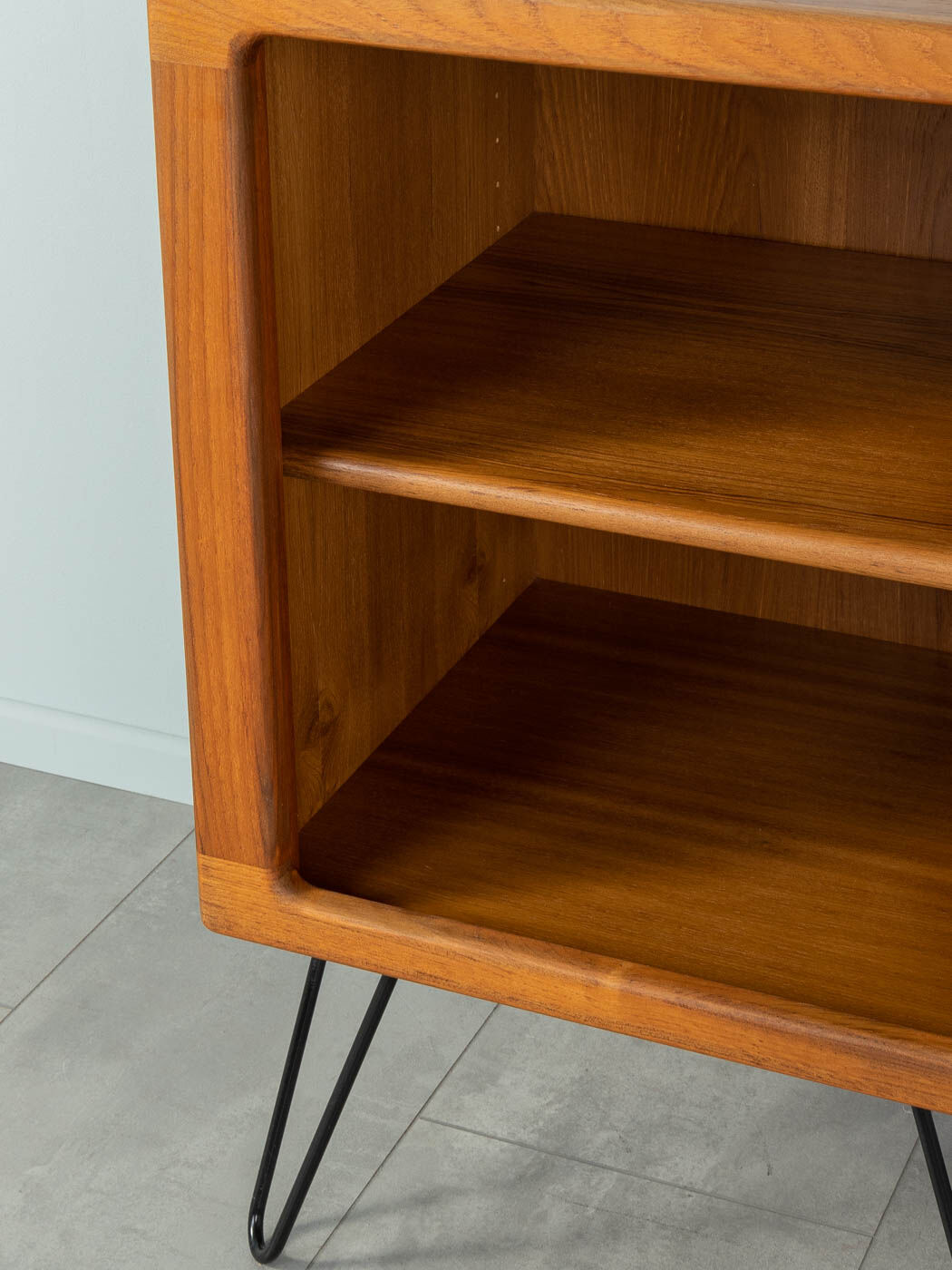 1960s Dresser, Dyrlund