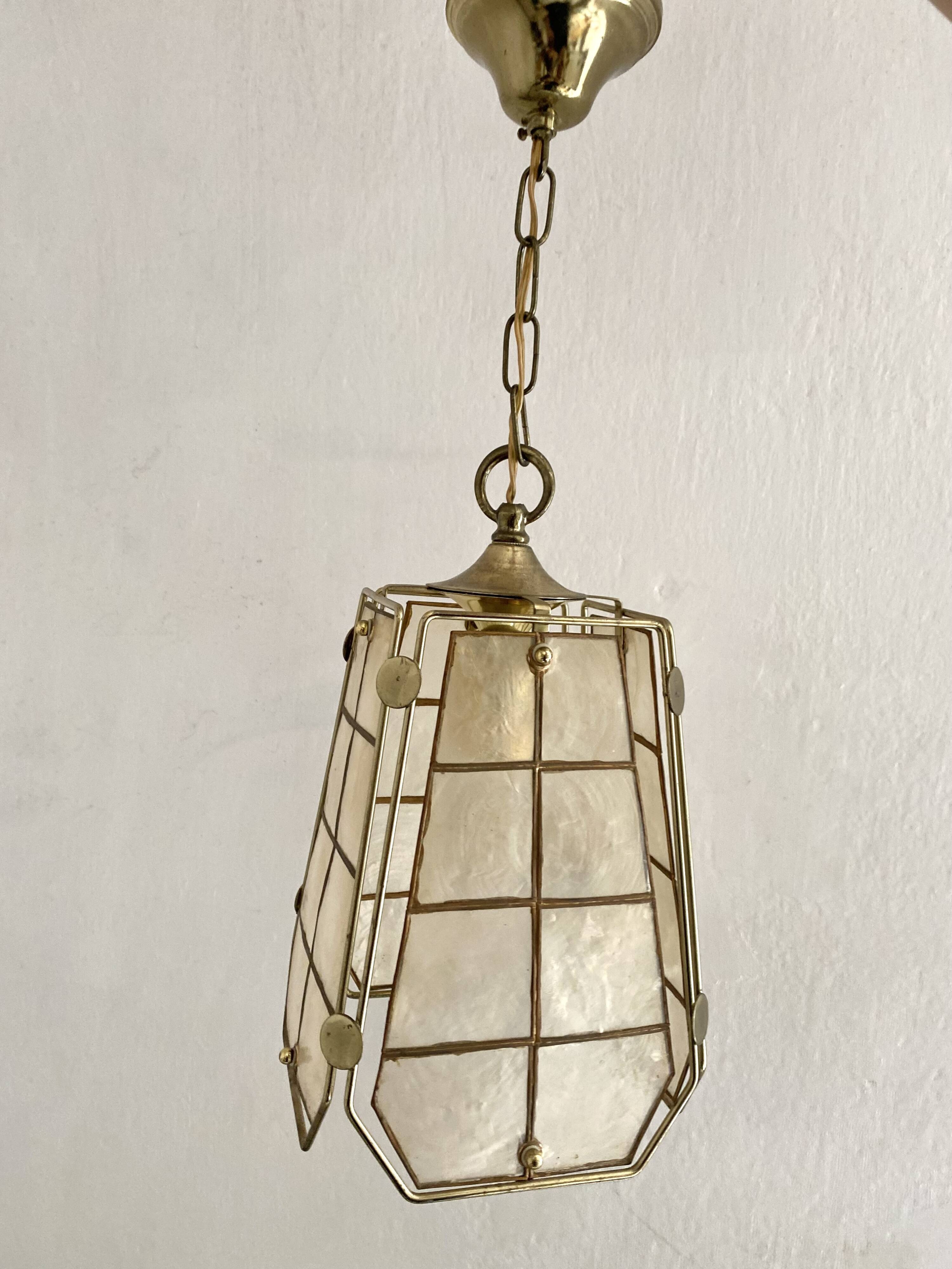 Suspension vintage en nacre et laiton
