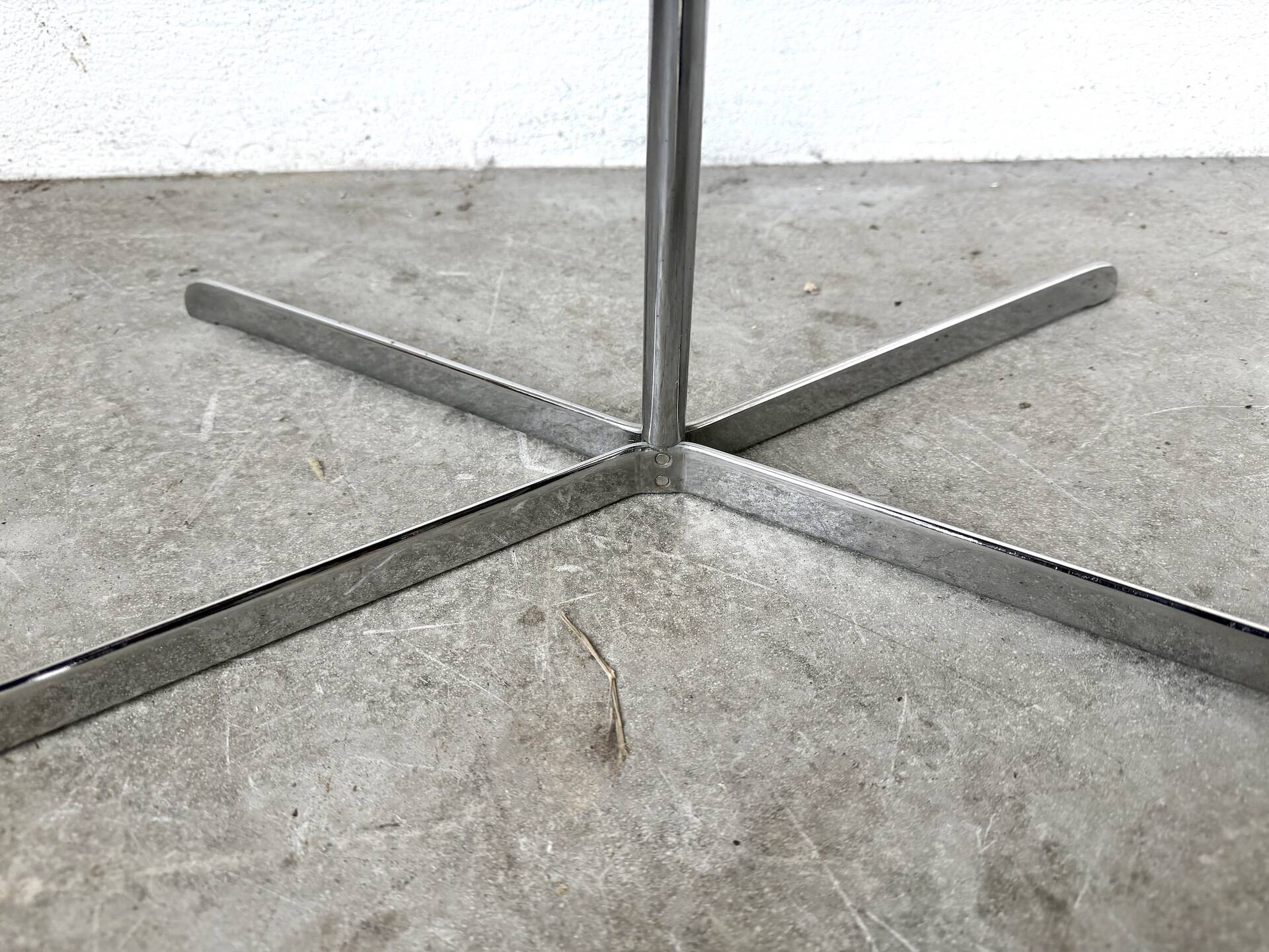 Transparent acrylic and chrome side table, 1970s design.