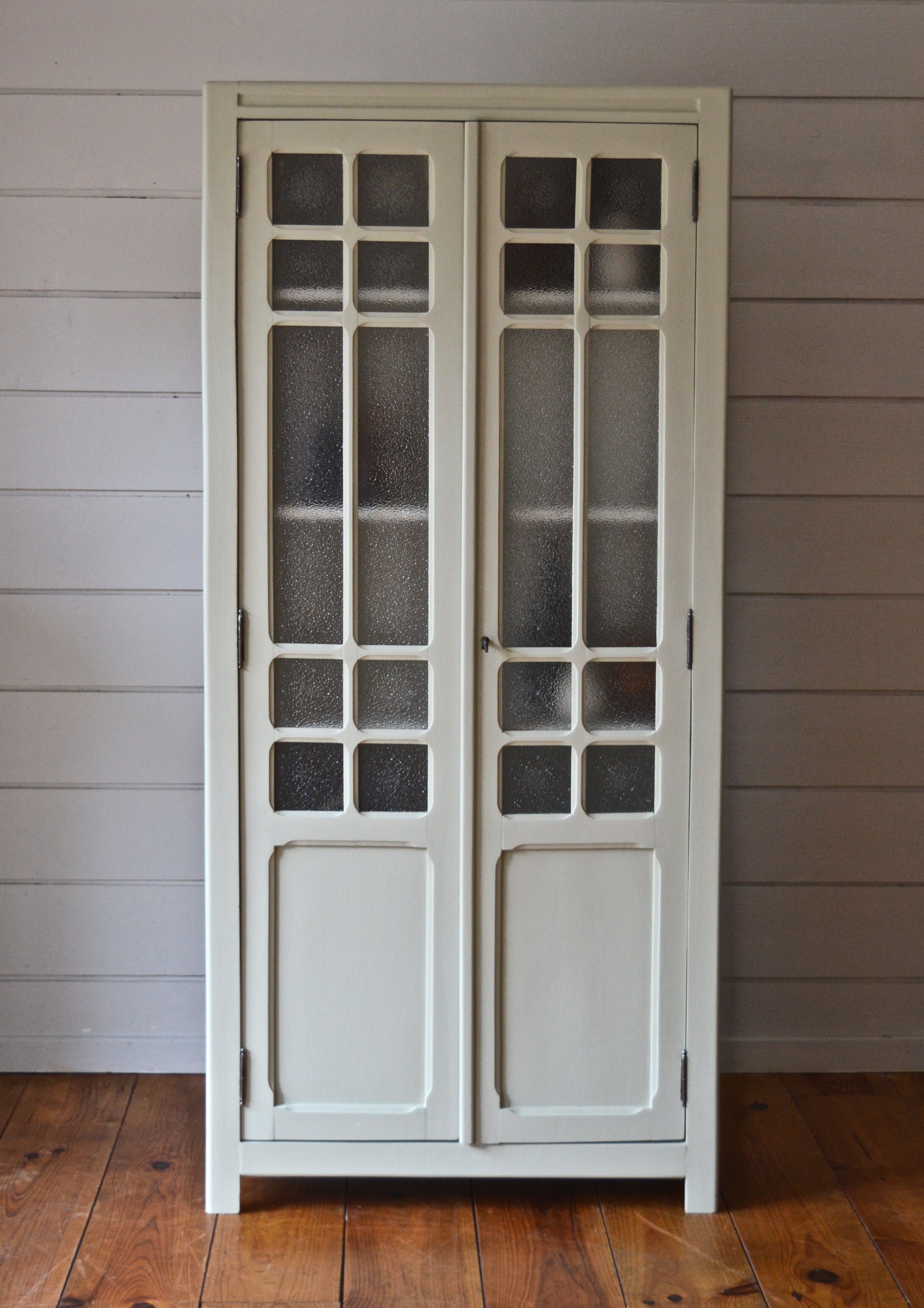 Armoire vitrée