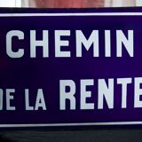 Ancienne plaque de rue émaillée et bombée "chemin de la rente", en parfait état, sur son support en fonte