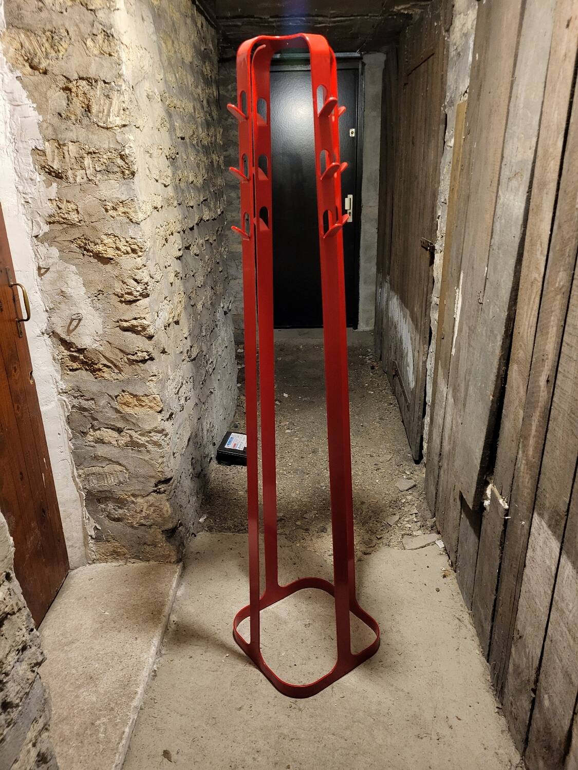Dodoci coat rack