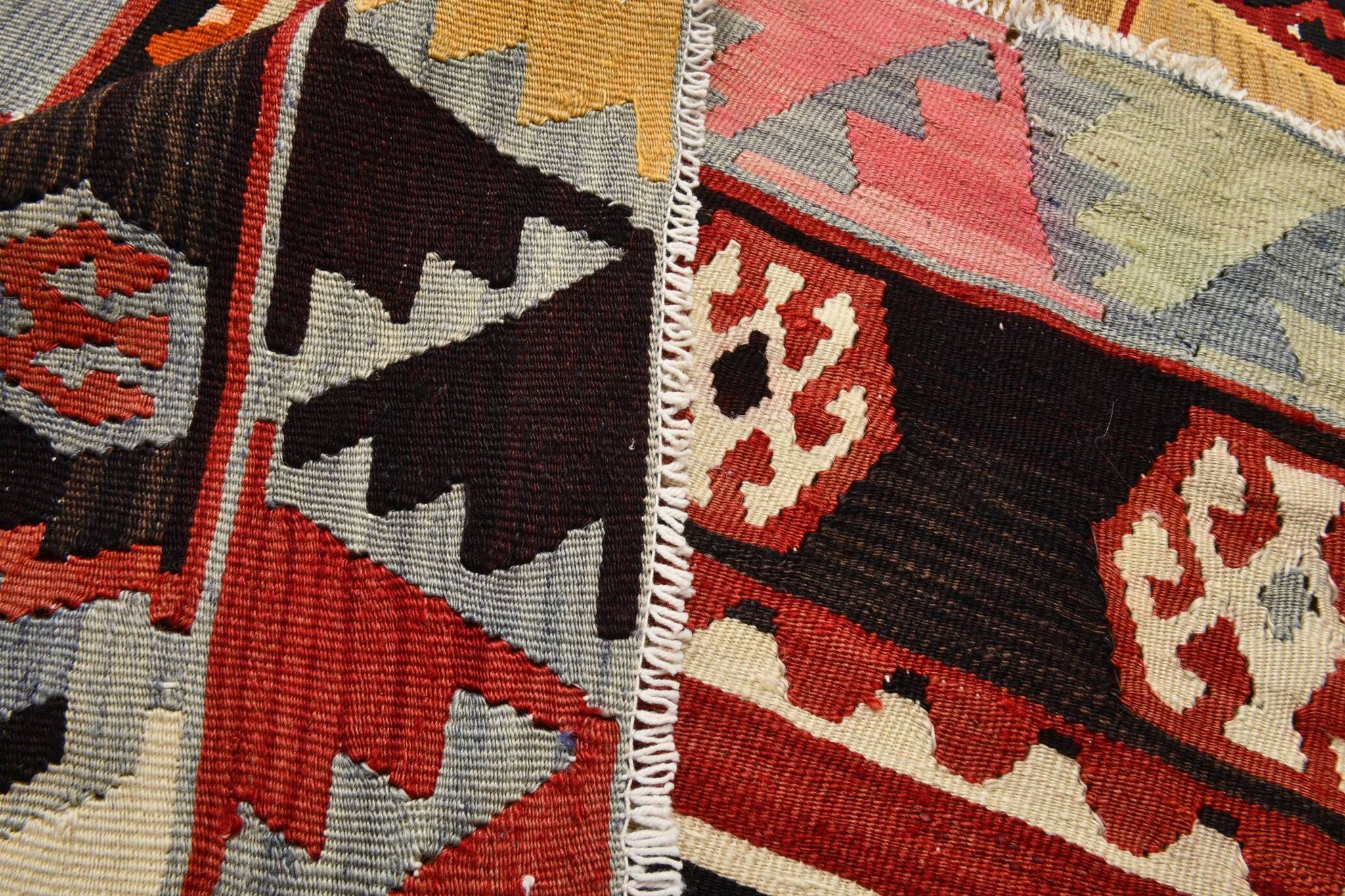 %100 Wool Turkish Vintage Kilim Rug, Mid Century Modern, 183x324 Cm