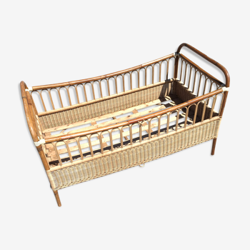 Rattan bed