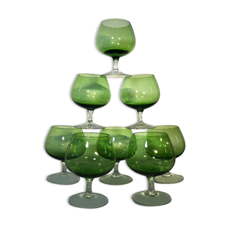 Verres vintage colorés à cognac verts