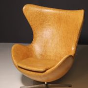 Chaise œuf modèle 3316 en cuir moderne Arne Jacobsen années 1990 Danemark