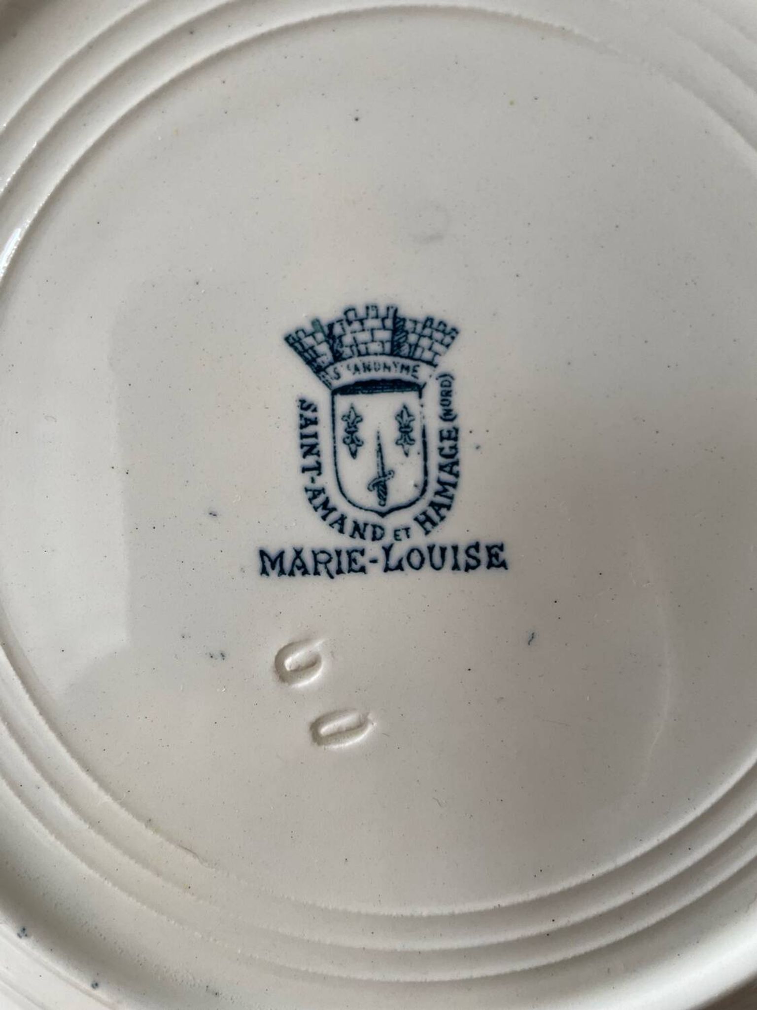 Series of 9 flat plates Terre de Fer “Marie-Louise” St Amand and Hamage
