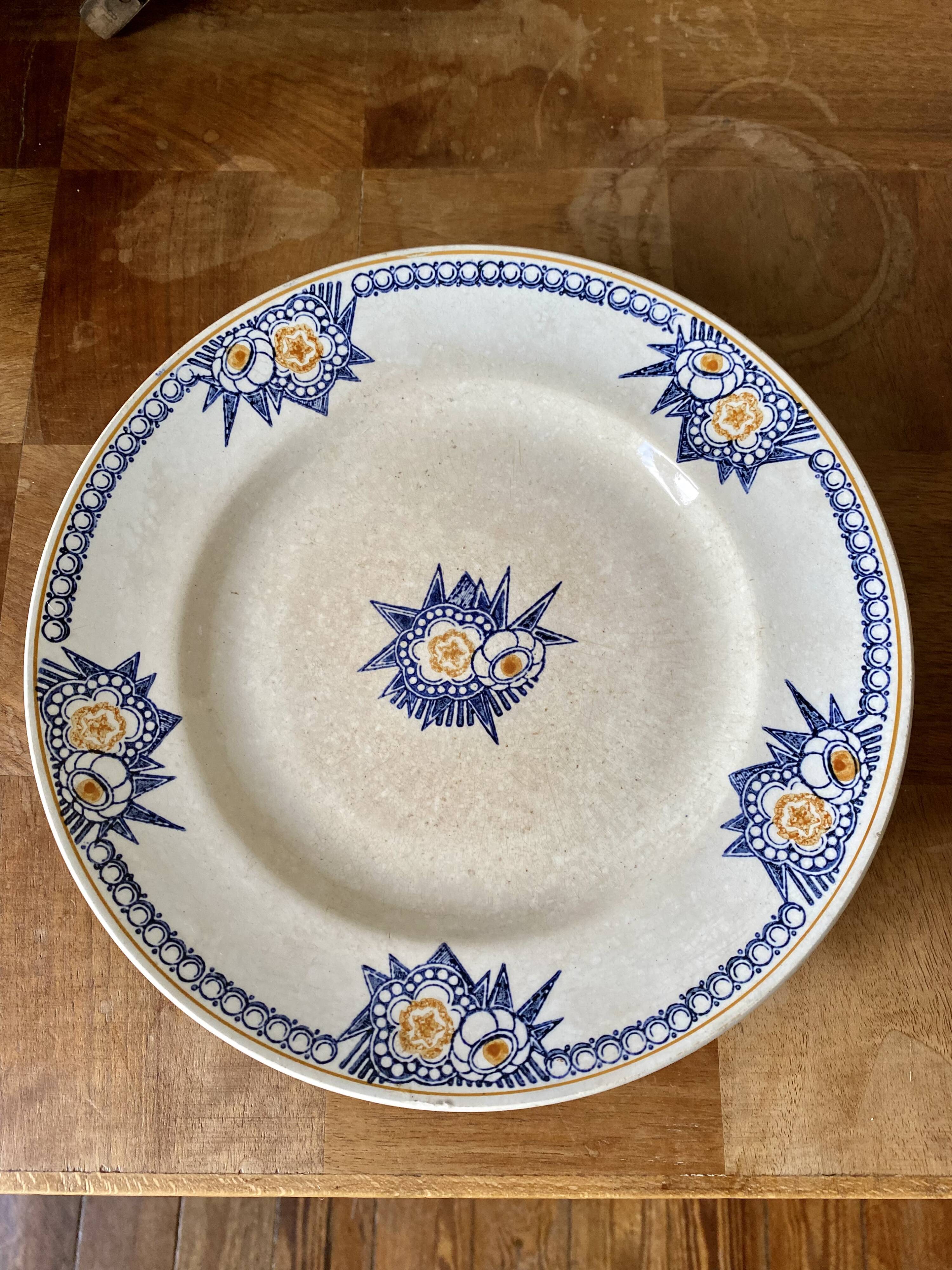 Ceramic standing dish from Saint Amand