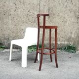 Curved wooden bar high chair