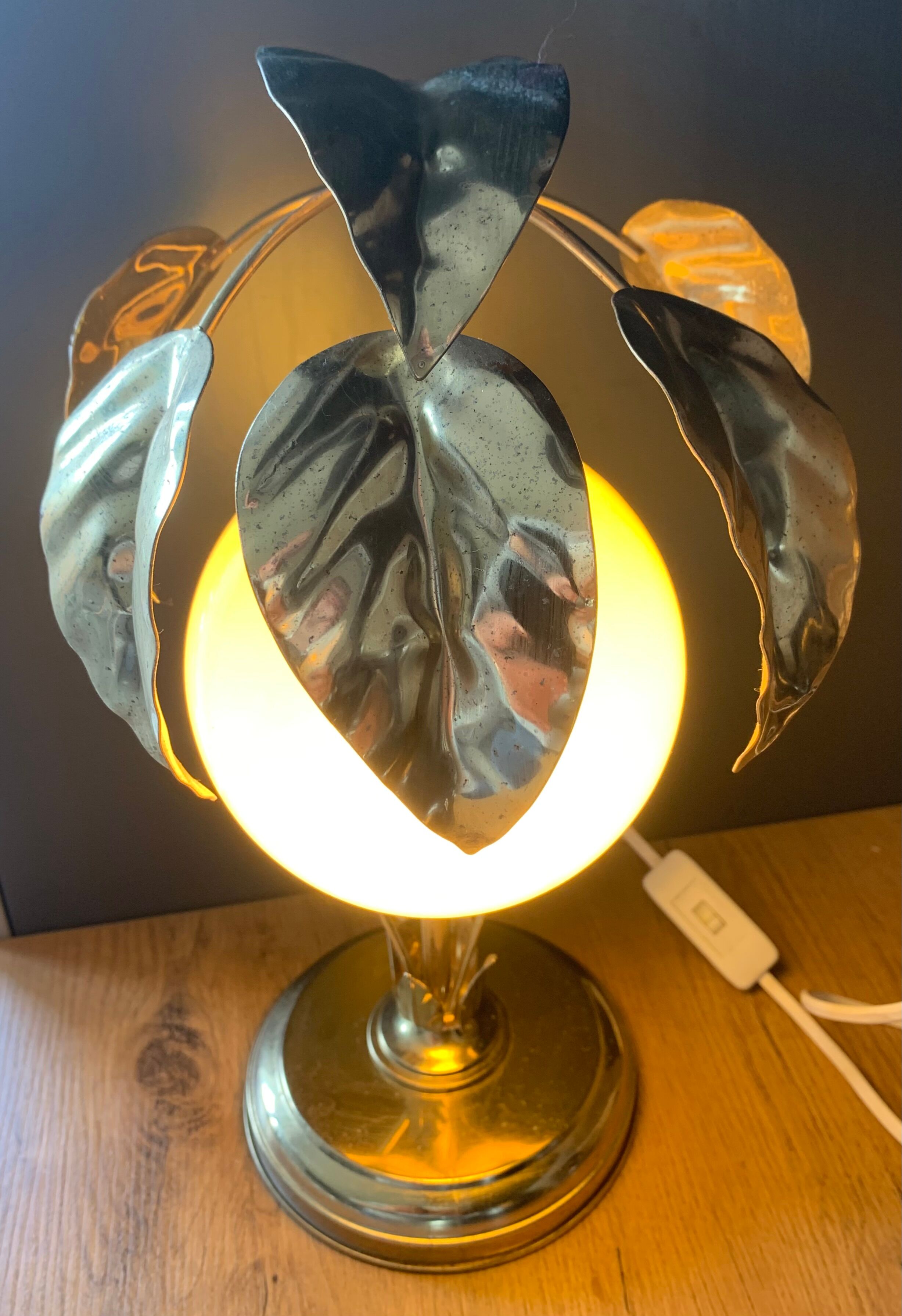 lamp leaves in gold metal and opaline years 70-80