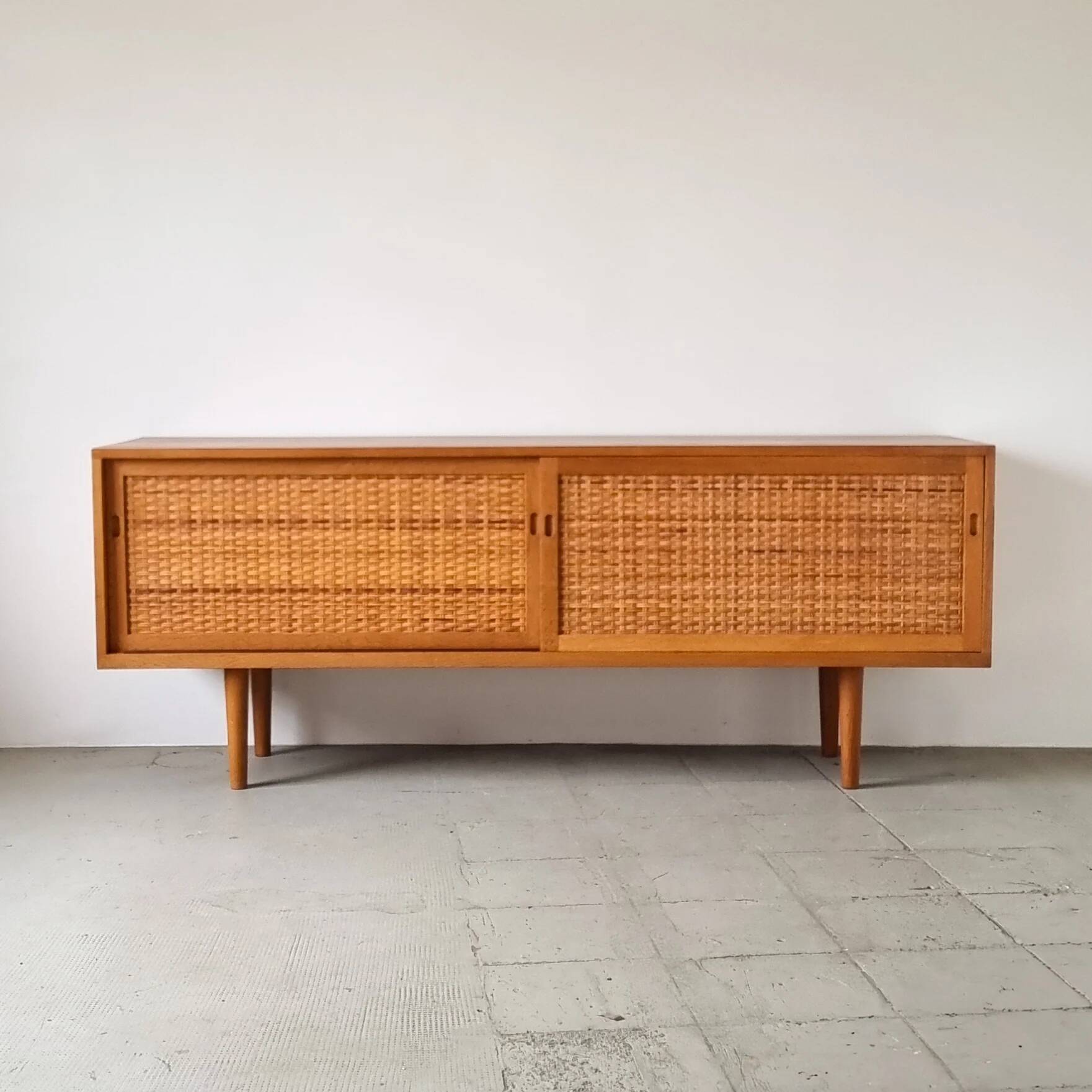 Enfilade Hans Wegner RY-26 rare in oak