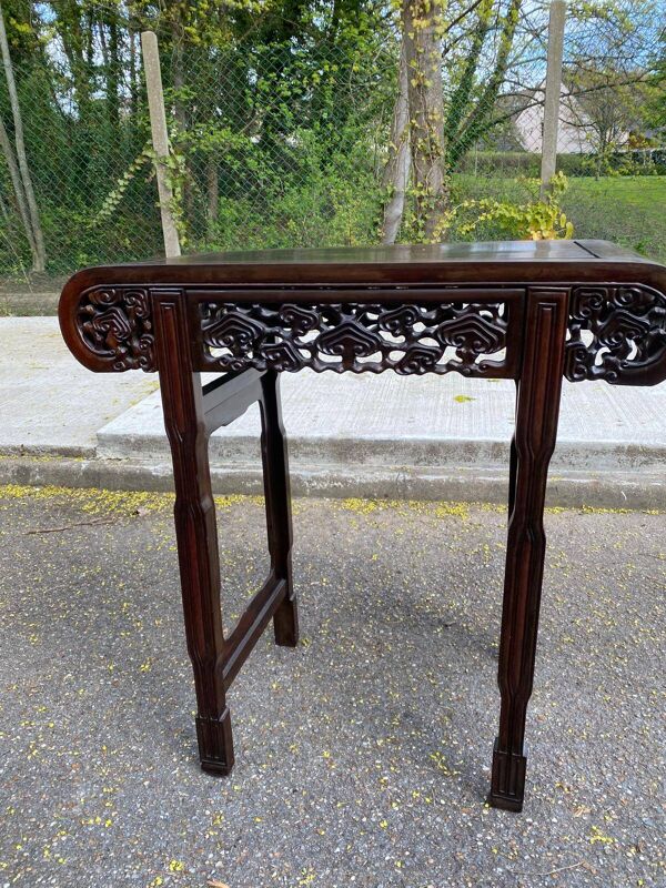 Console chinoise en bois massif sculpté du 19ème siècle