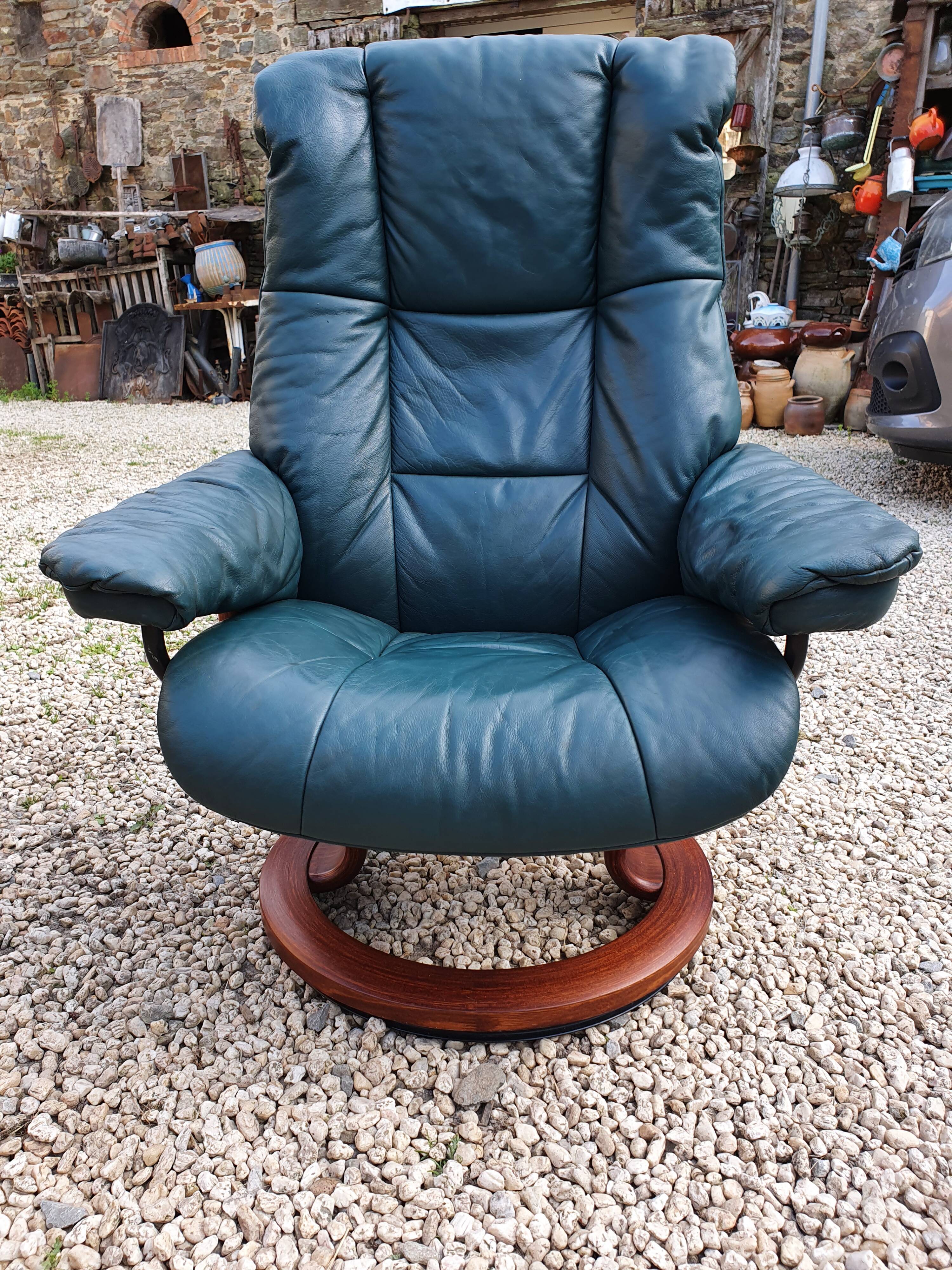 Vintage armchair ekornes green leather