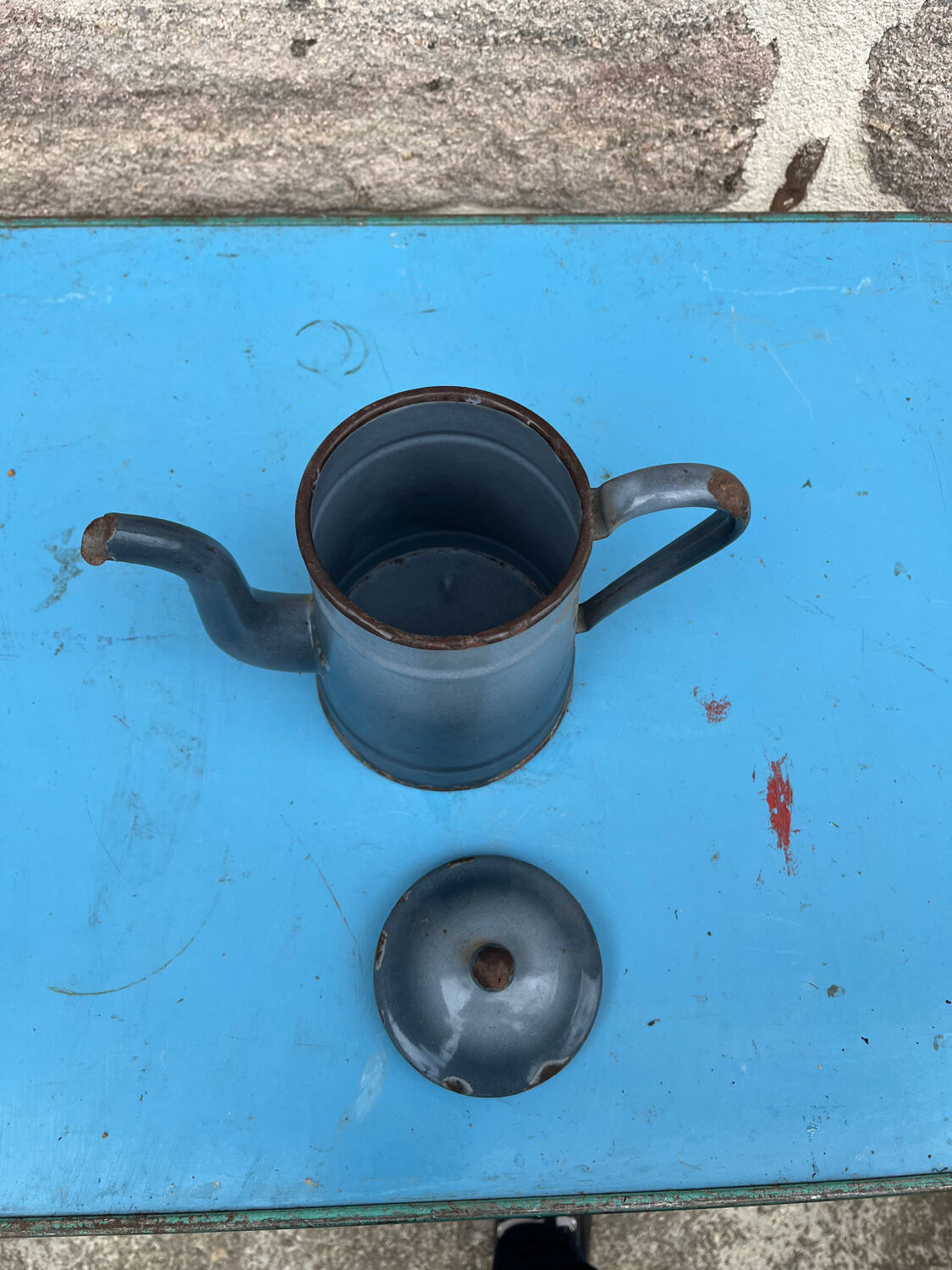 Enamelled coffee maker