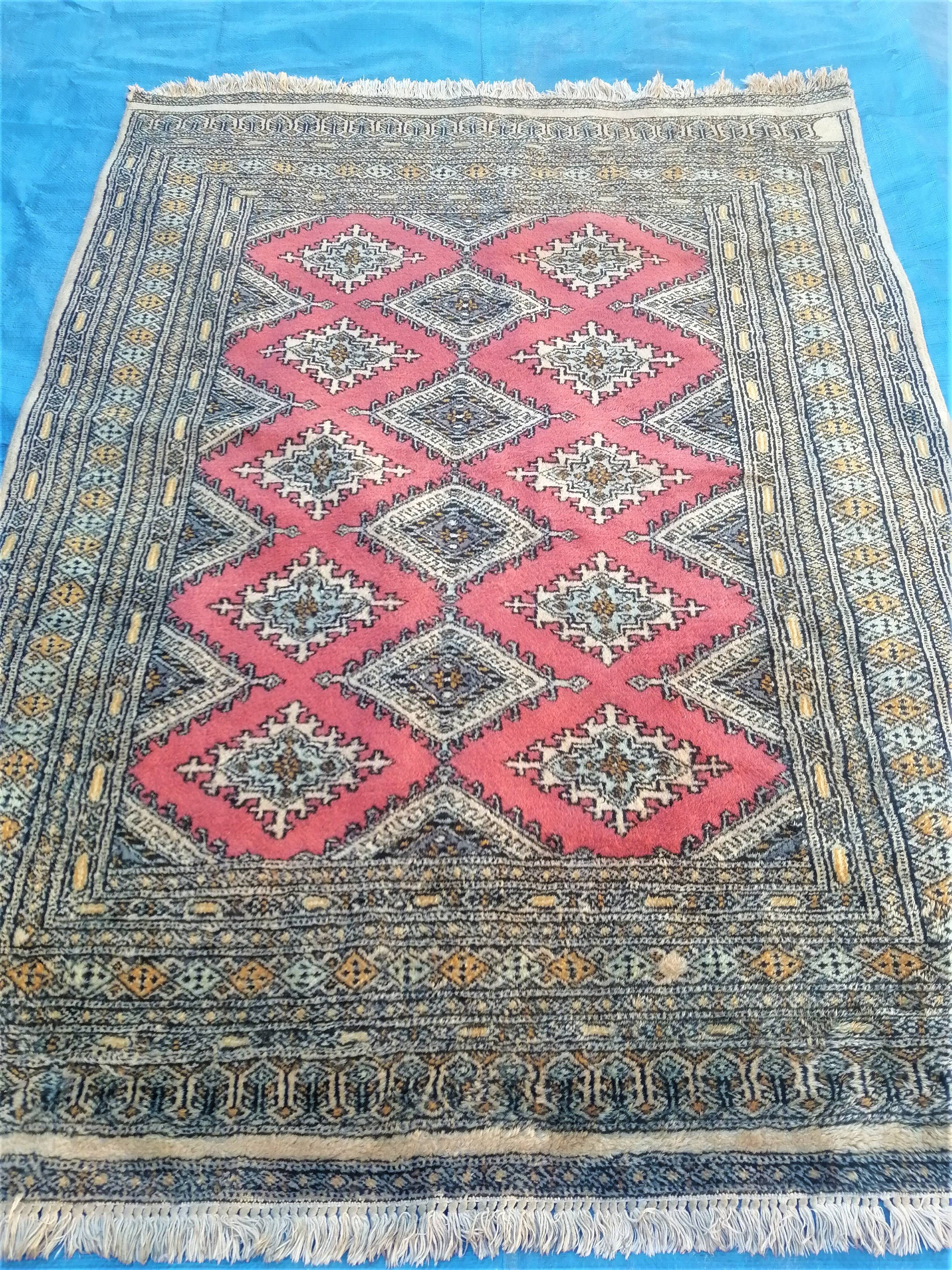 Old oriental carpet. Turkey. 170 x 125 cm.