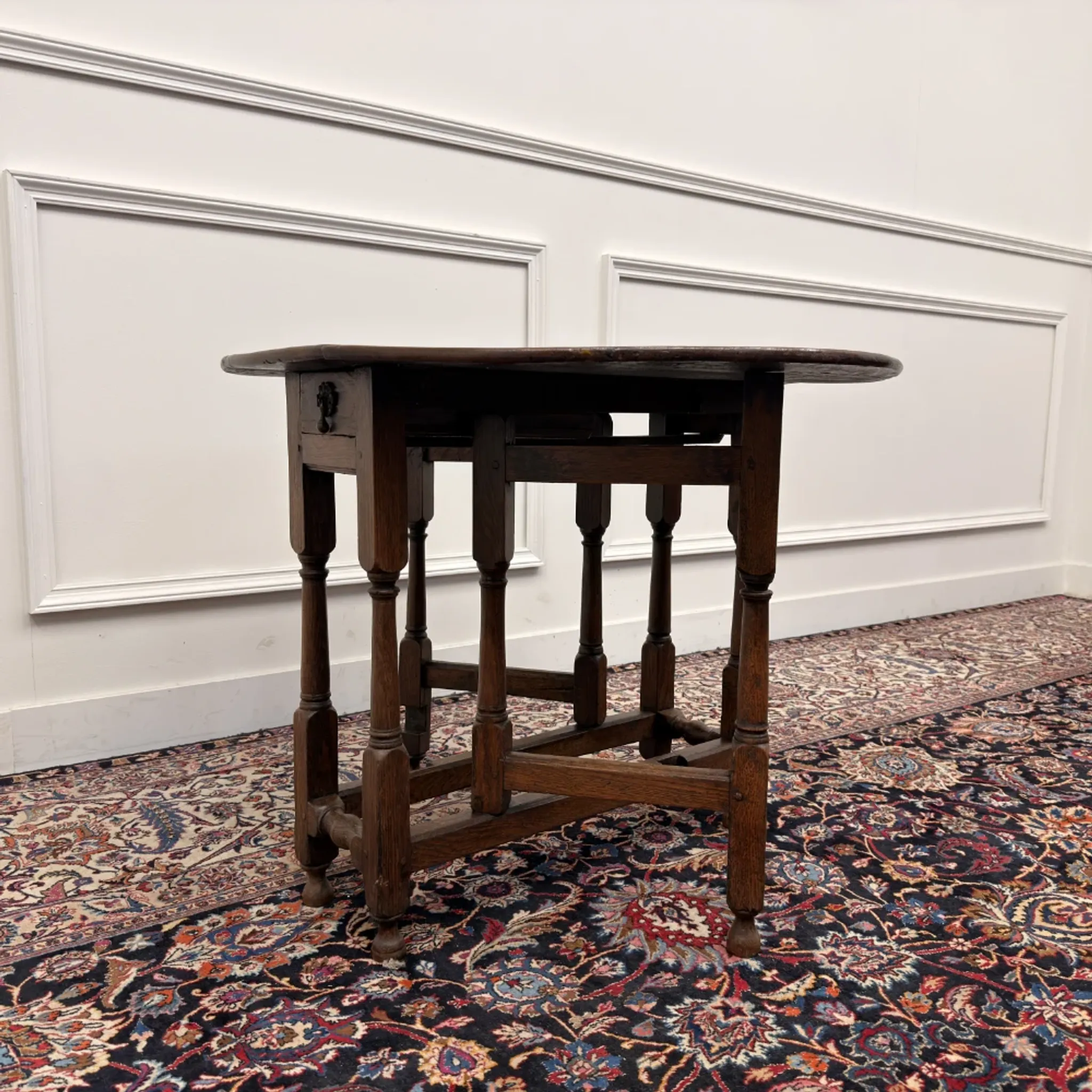 Table d'appoint en cerisier français antique