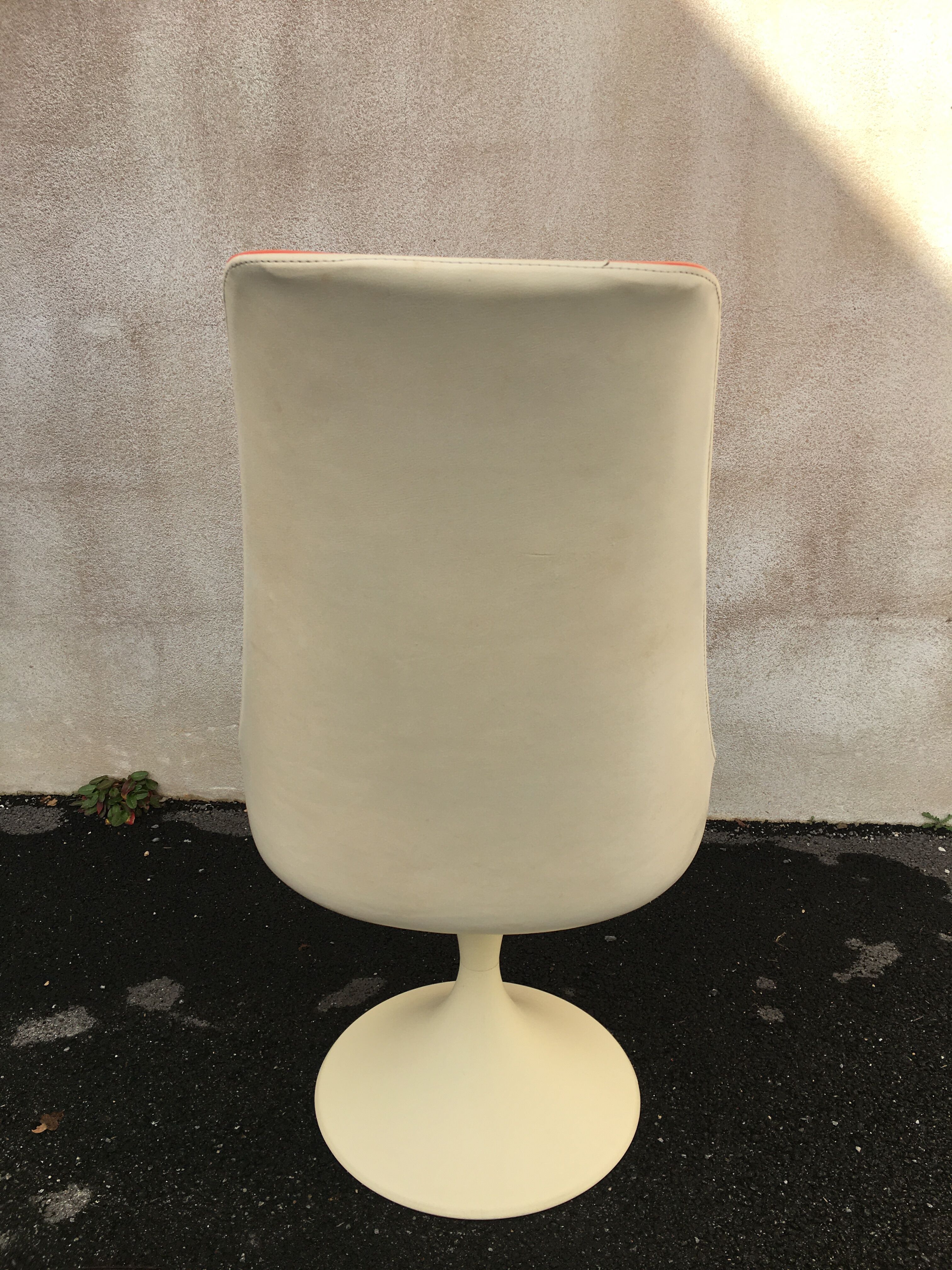 Orange tulip foot armchair