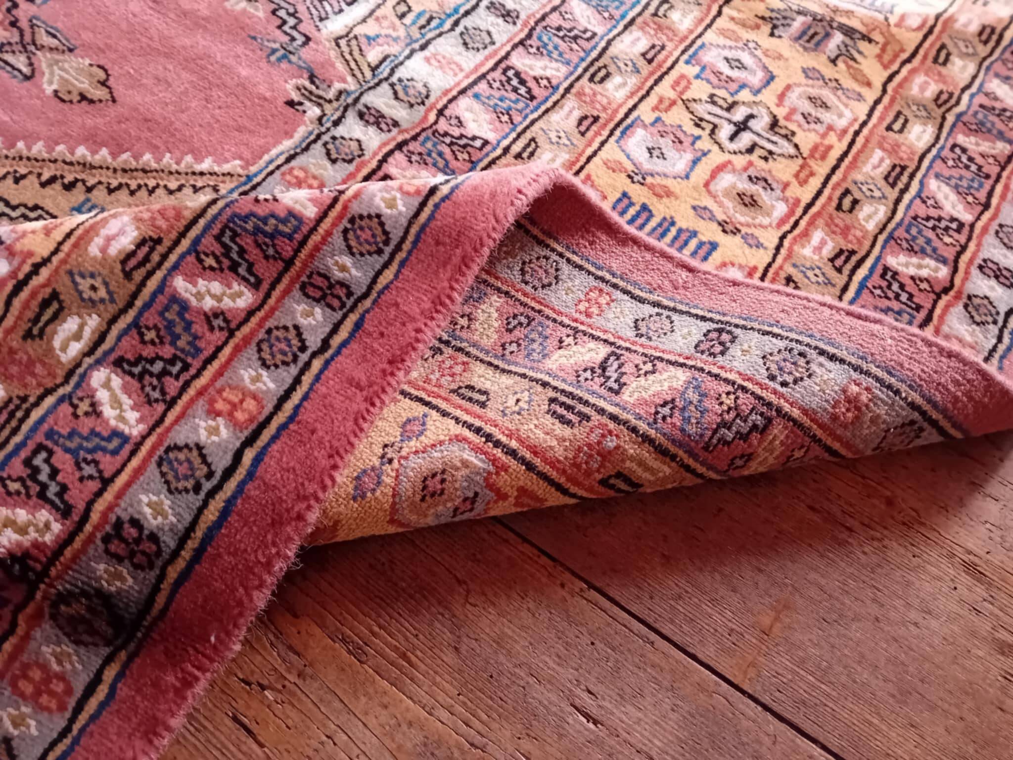 Handmade Pakistani Kafkazi Rug 275x194cm