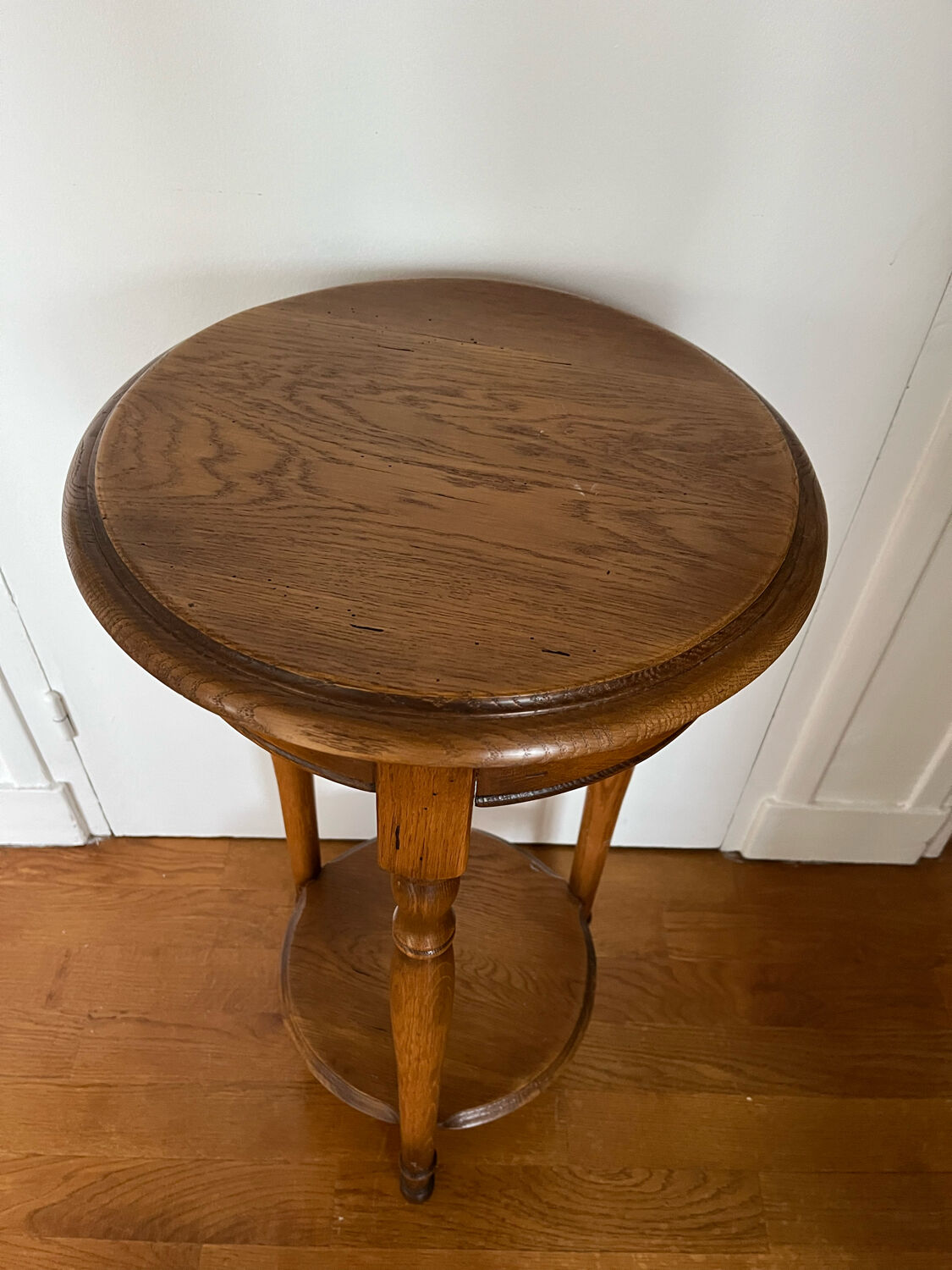 Wooden pedestal table