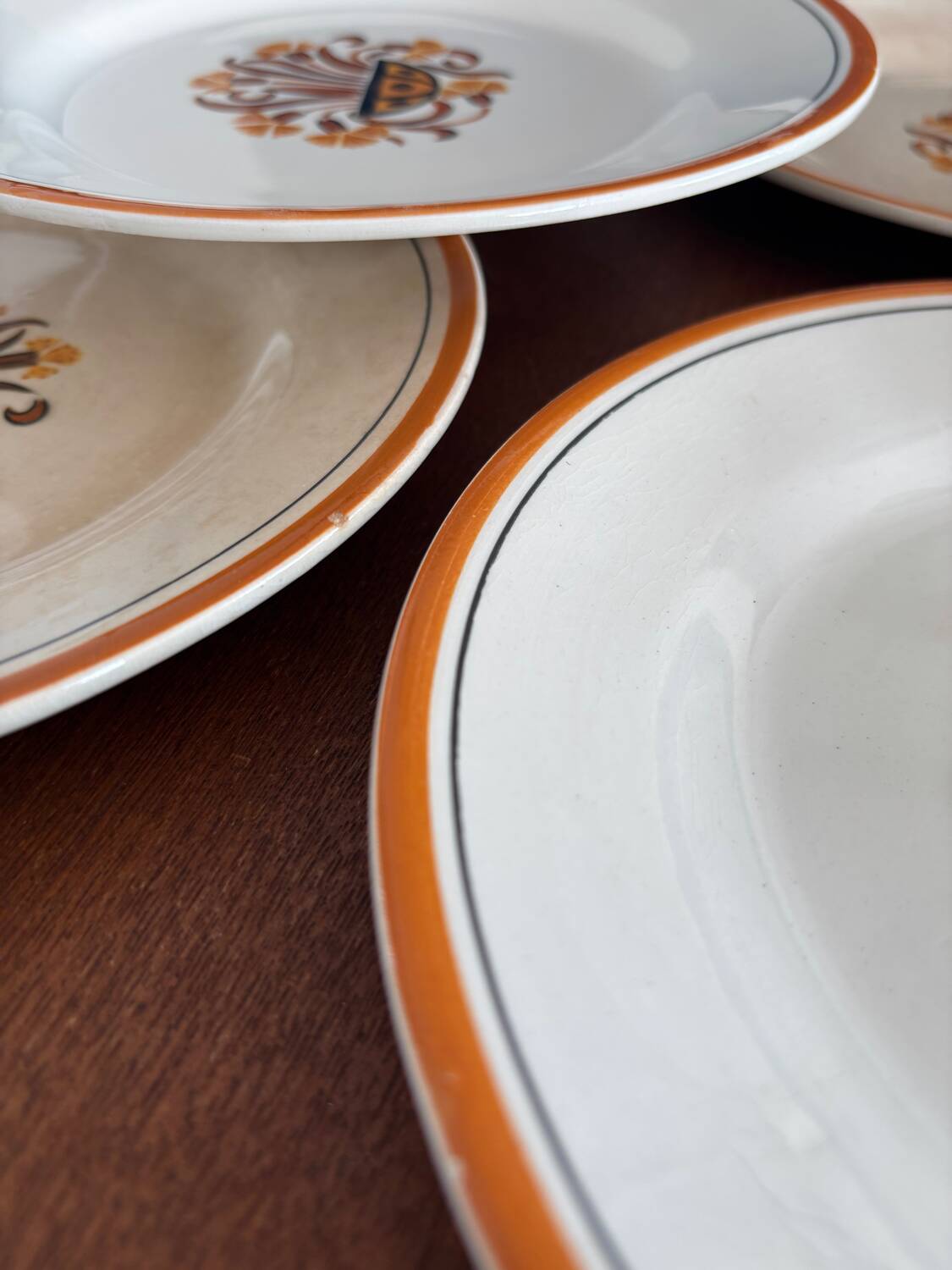 Set of 8 Creil et Montereau plates, Œillet model - earthenware plate