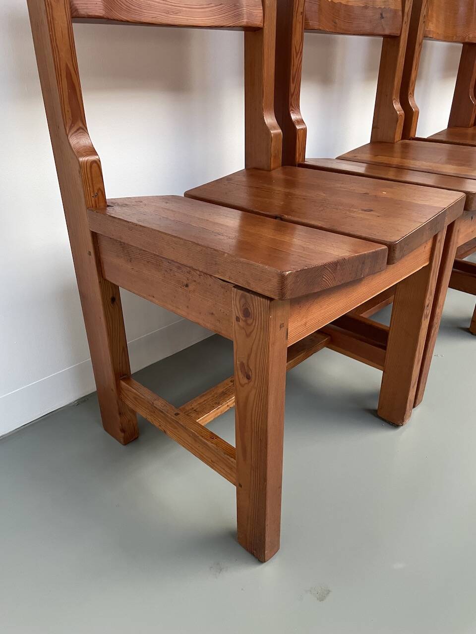 Set of table and 4 chairs, 60s mountain furniture