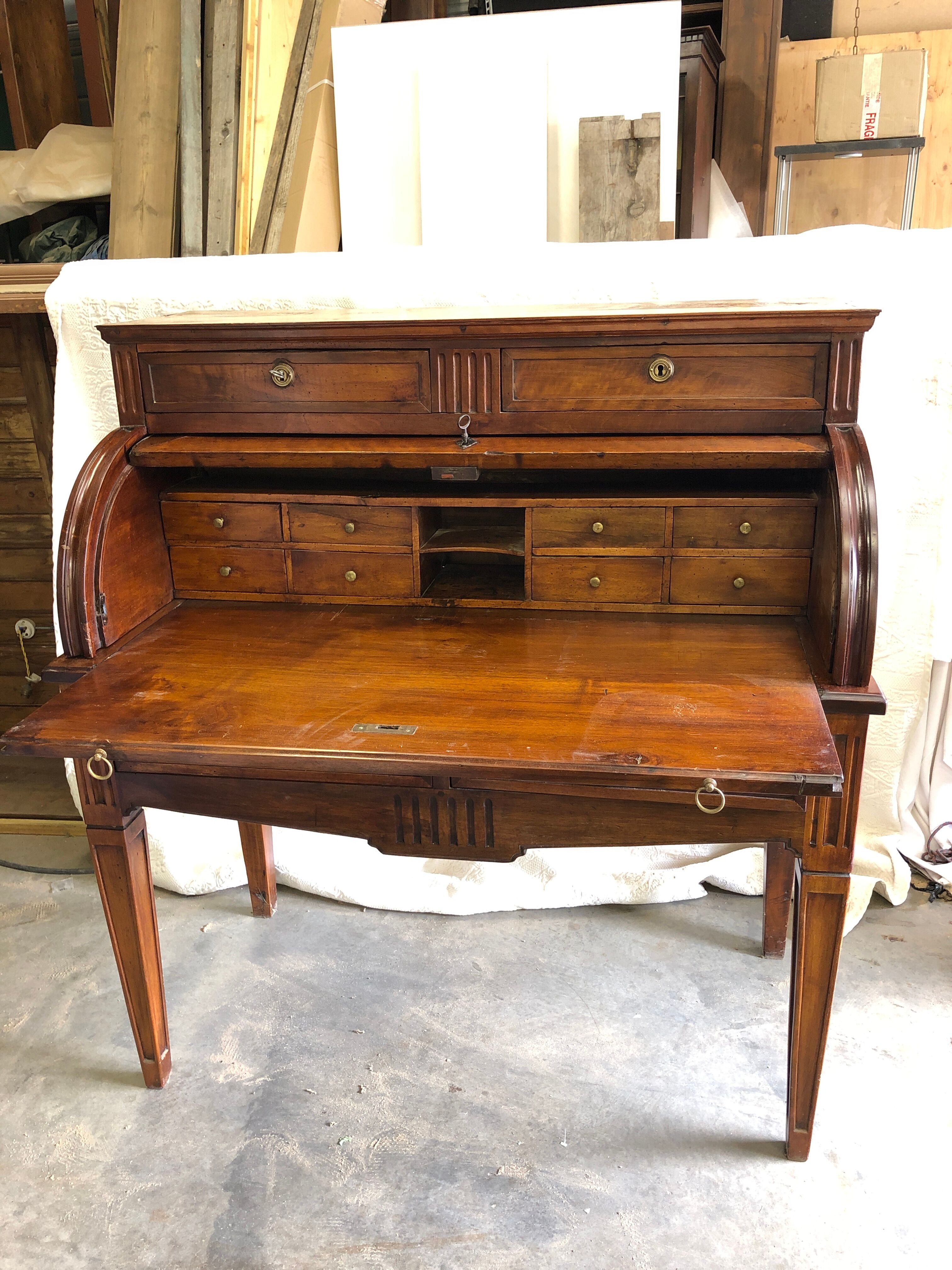 Bureau cylindre époque Louis XVI