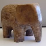 Sculpture d'éléphant en pierre