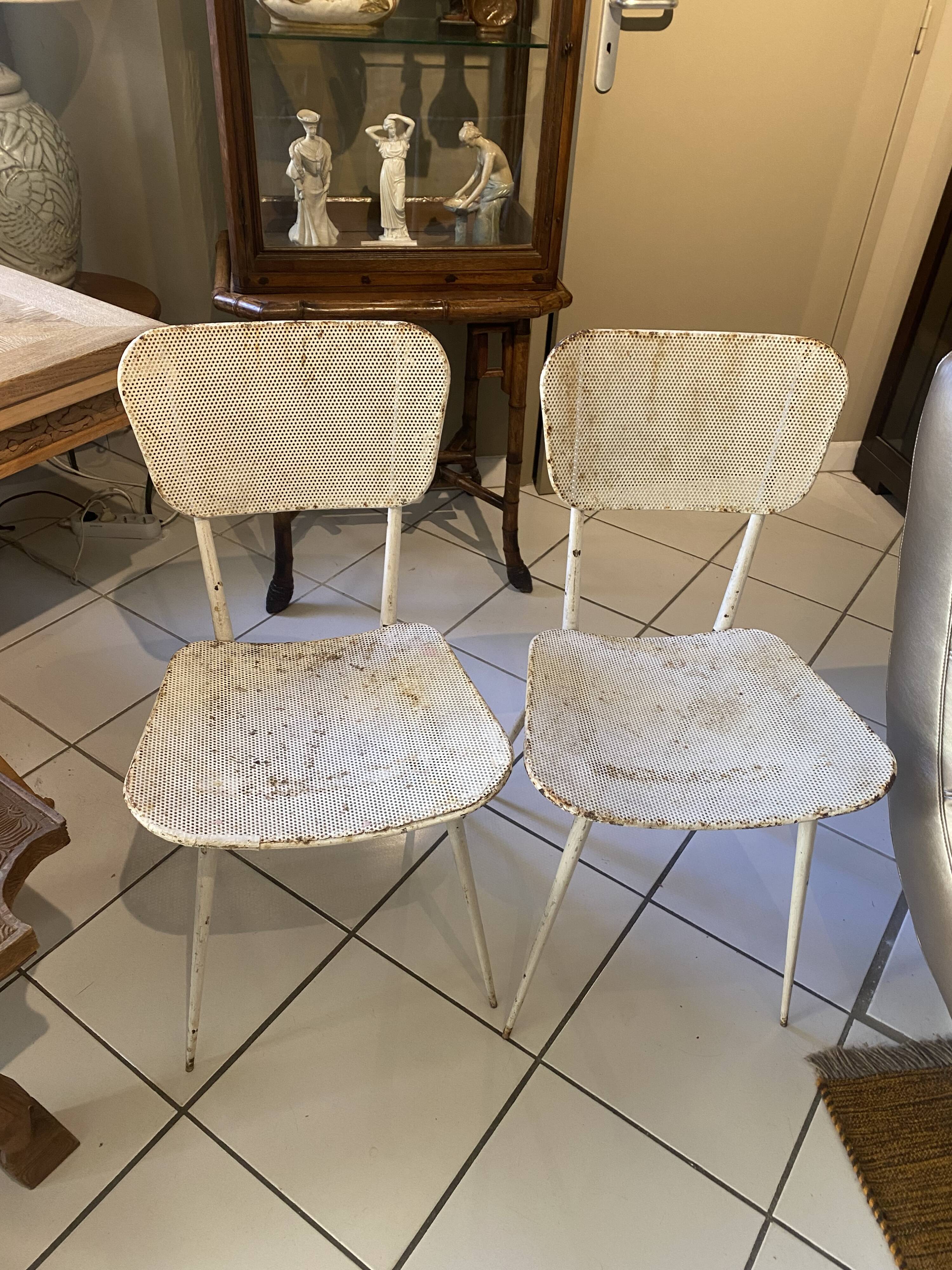 Paire de chaises en métal blanc