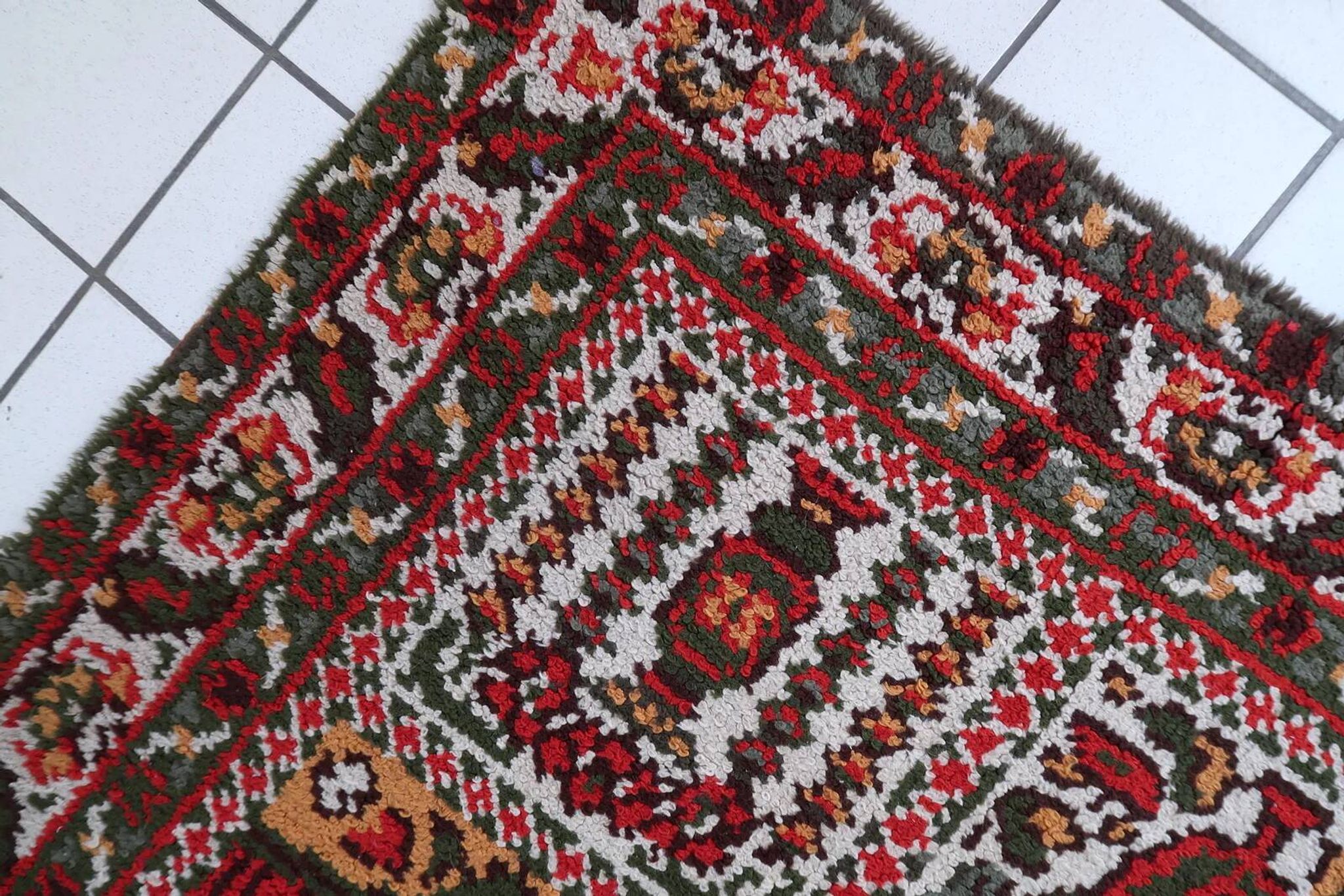 Vintage 1950s French Savonnerie style rug 117cm x 193cm - 1C1244