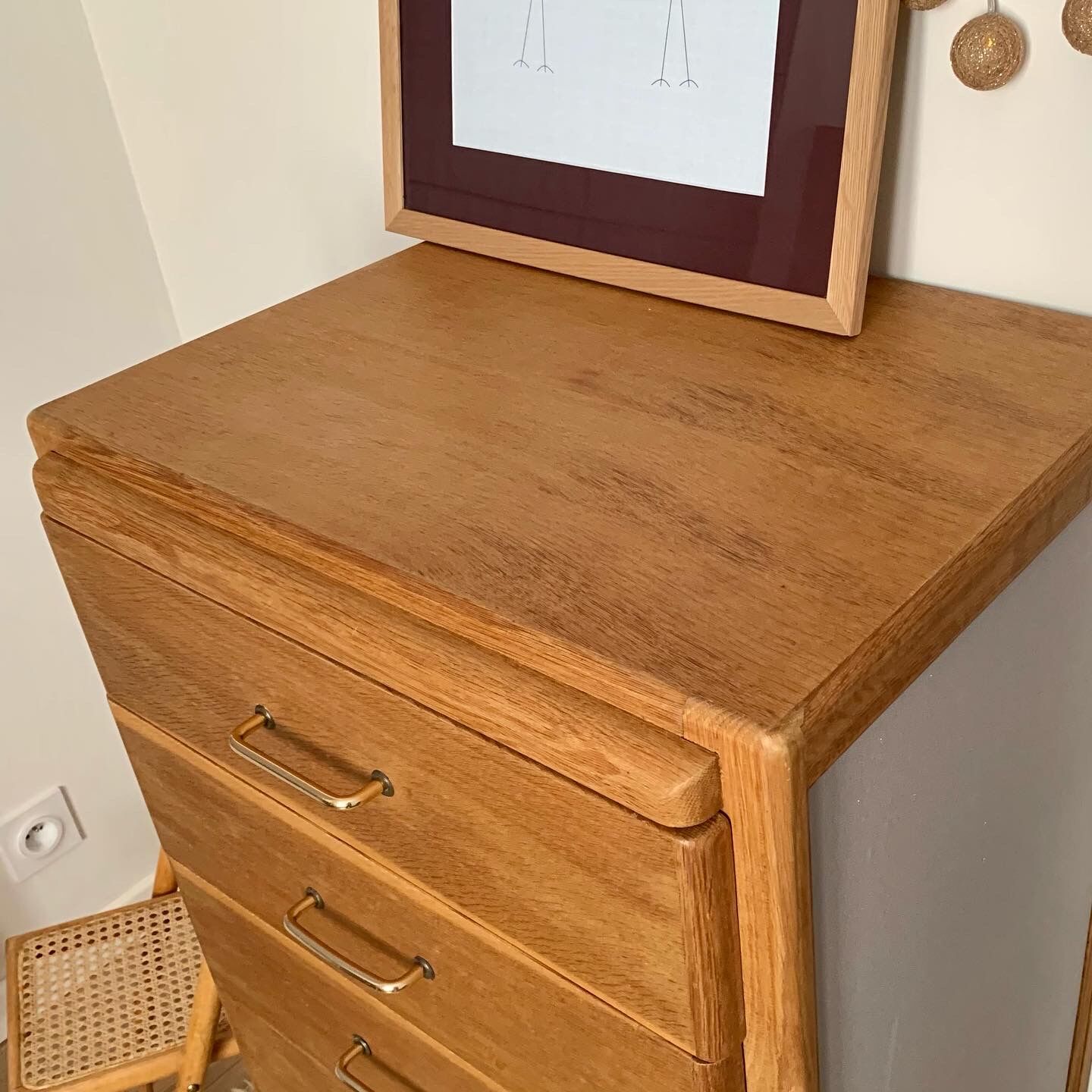 Vintage dresser feet compass