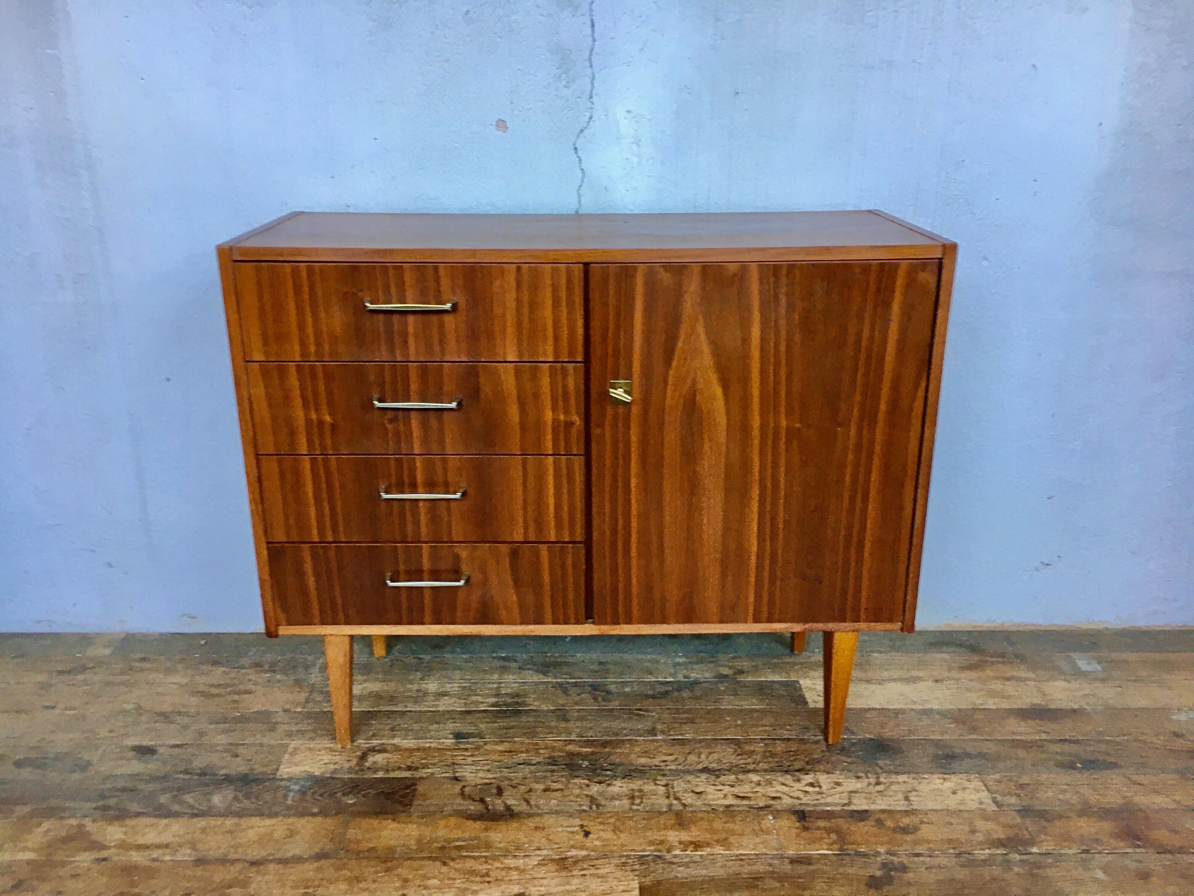 Buffet vintage retro 1950 feet spindles Scandinavian style