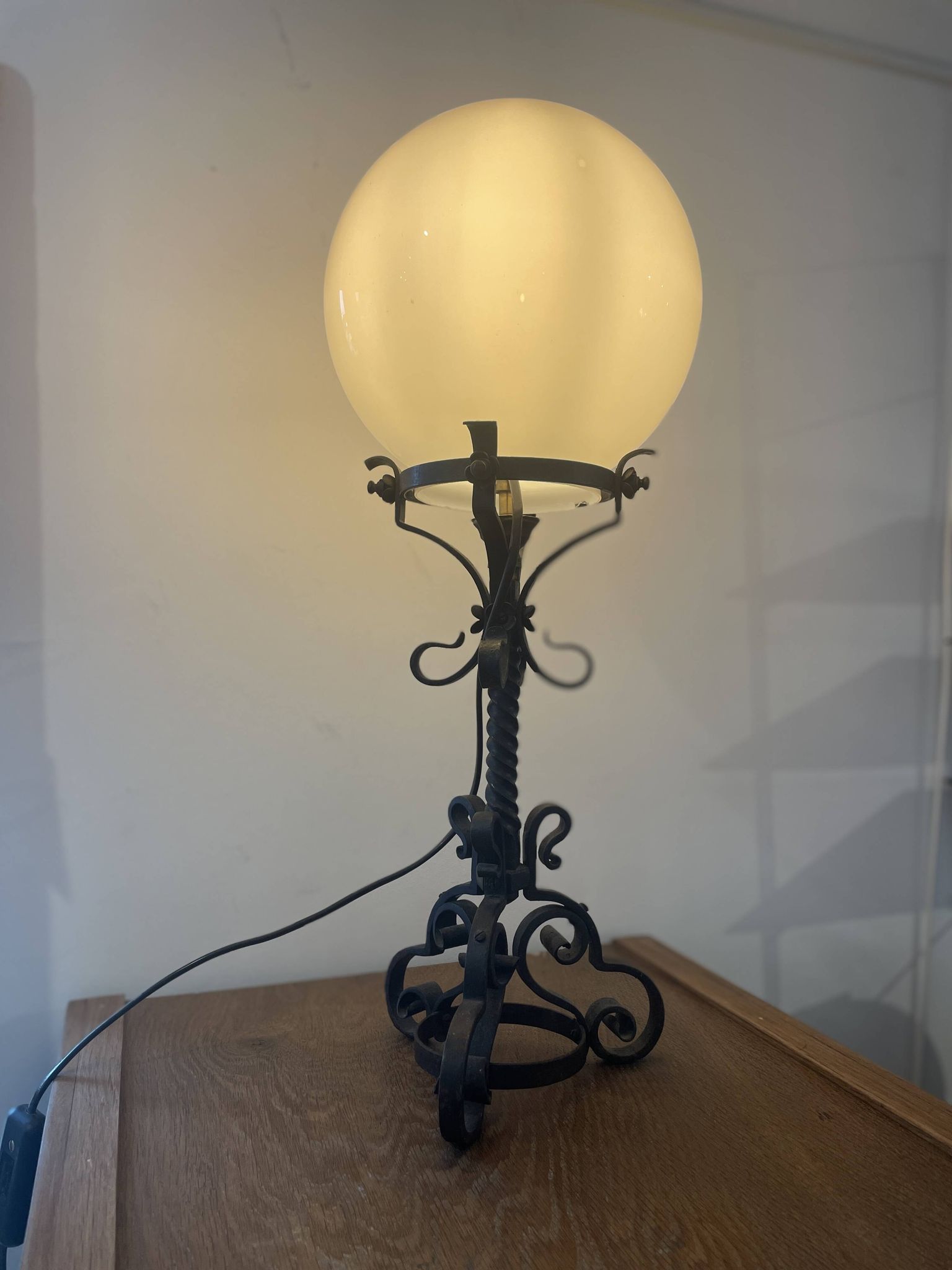 Art Nouveau lamp in wrought iron