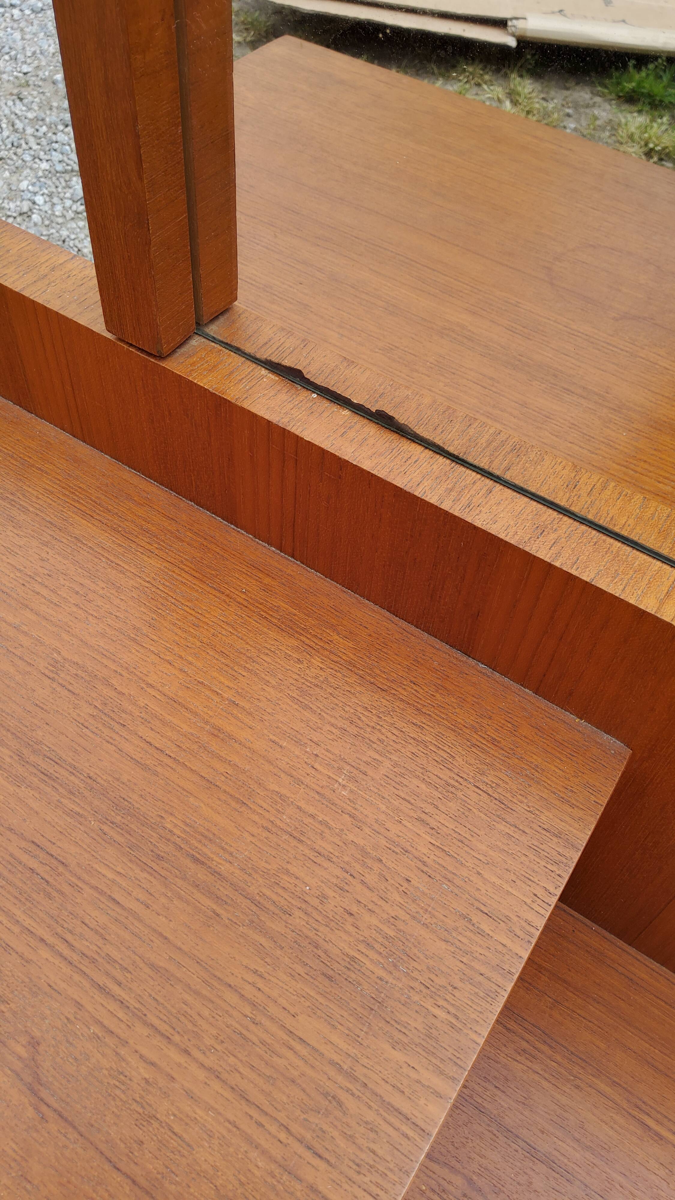 Dressing table from the 70s in teak
