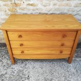 Elm chest of drawers