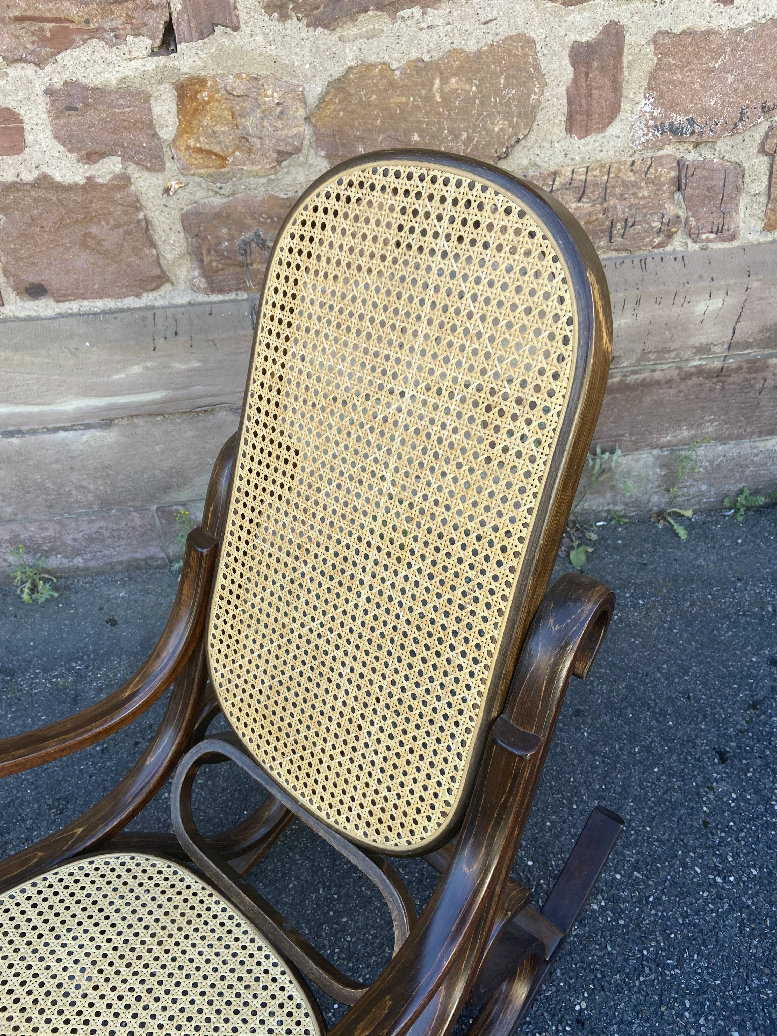 Rocking-chair vintage curved wood