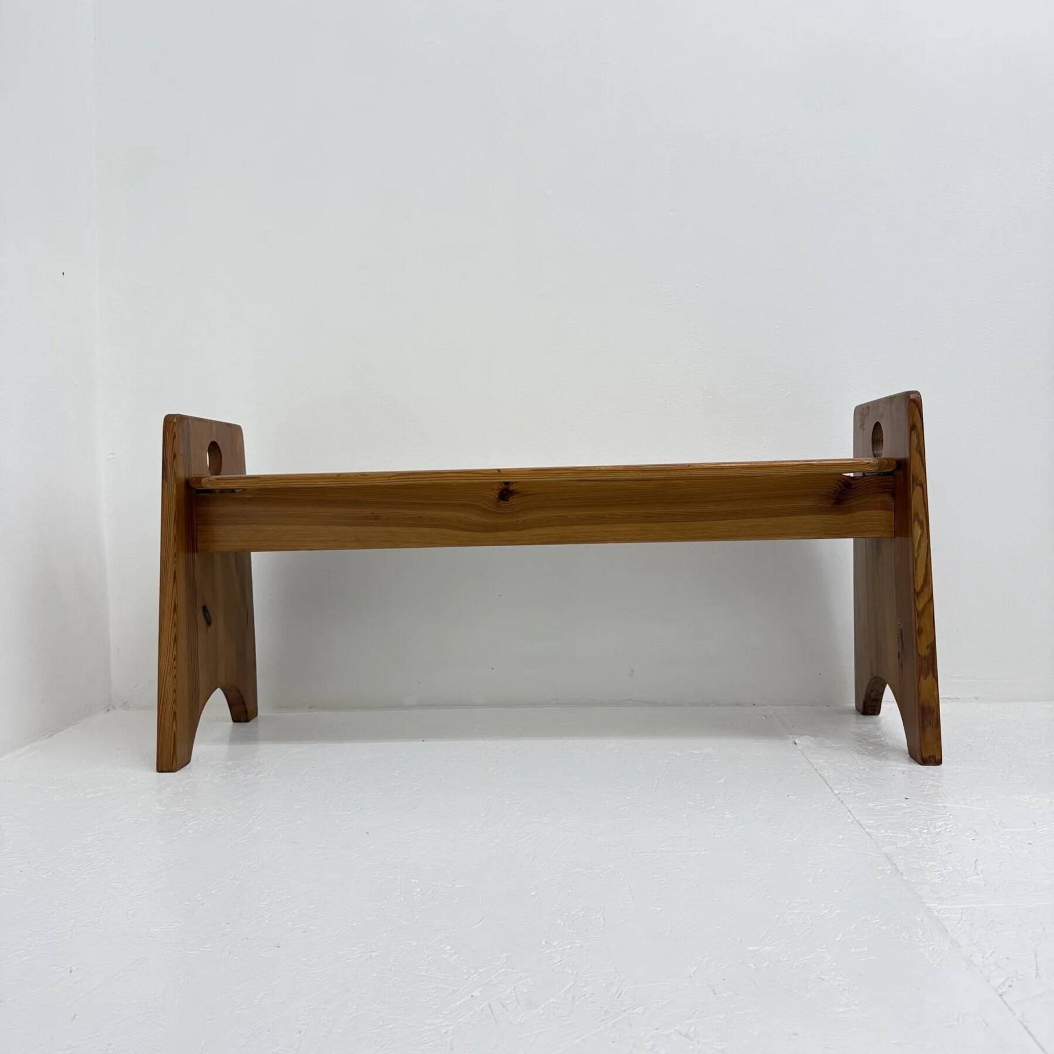 Banc moderne du milieu du siècle par Gilbert Marklund pour Furusnickarn AB, années 1960.