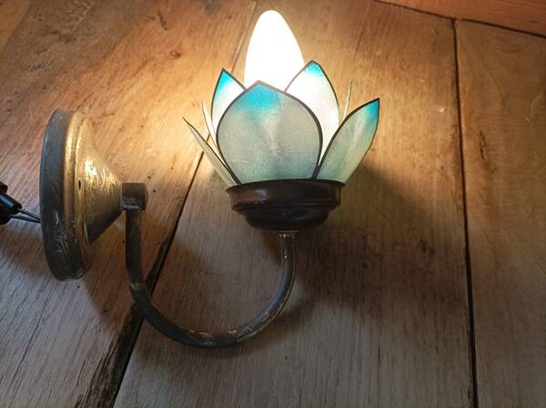 Wall lamp lotus flower petal blue mother-of-pearl base gold patinated dp 1123218