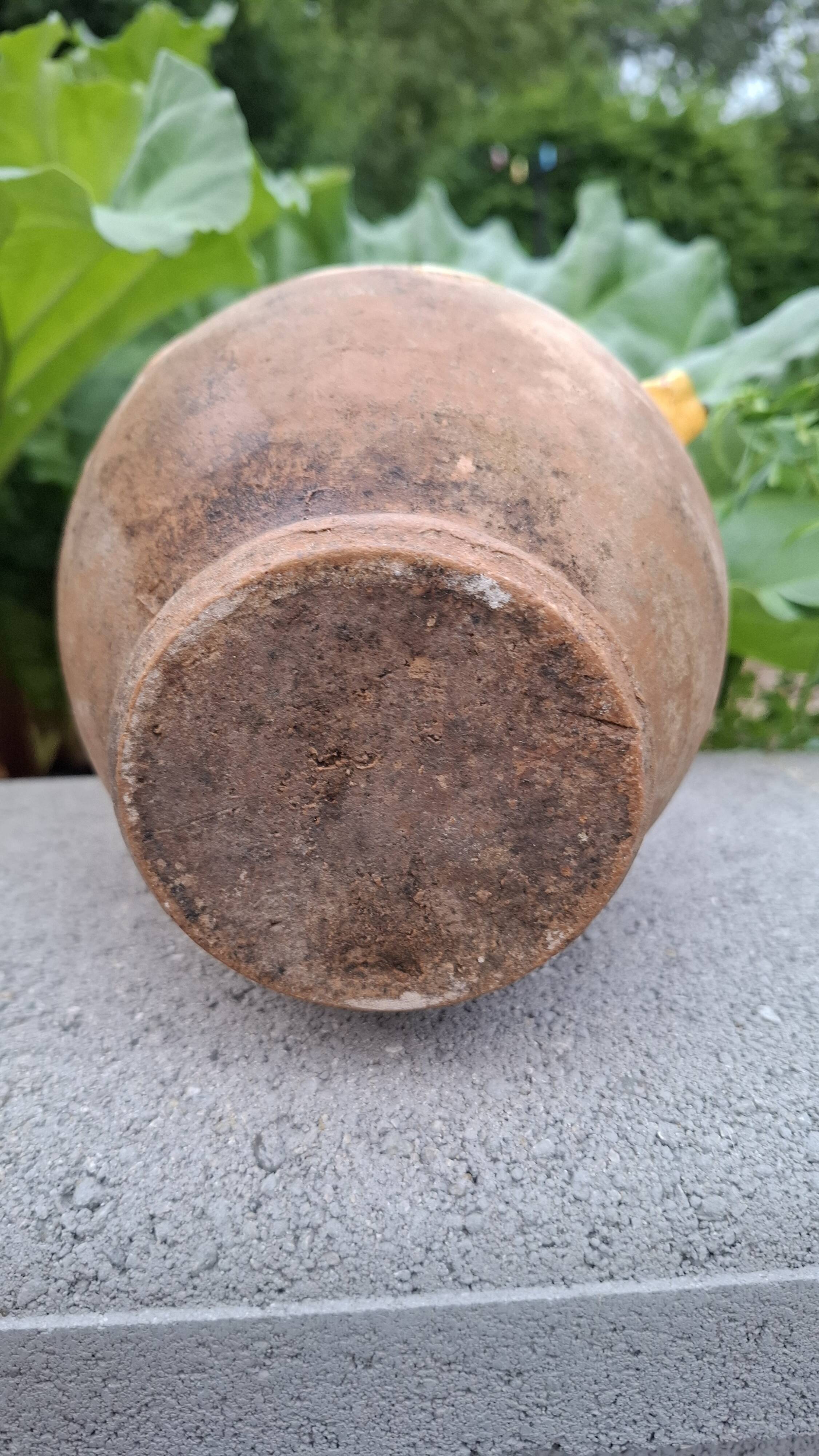 Old grease pot
