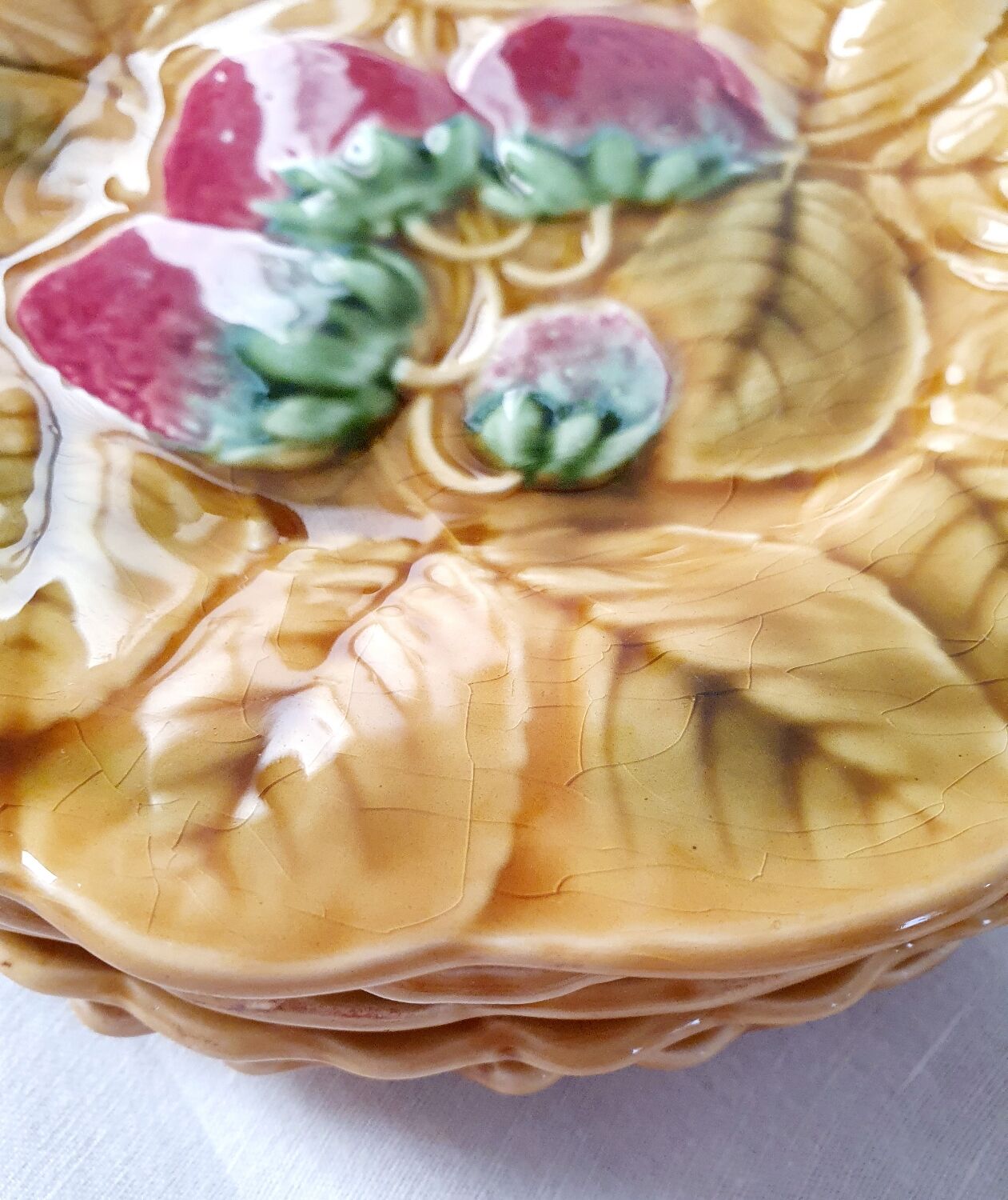 5 dessert plates in Sarreguemine slip