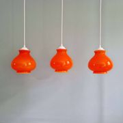 Trio de suspensions vintage en opaline orange, 1960-70