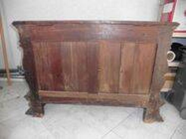 Coffre ancien en bois sculpté, style Renaissance