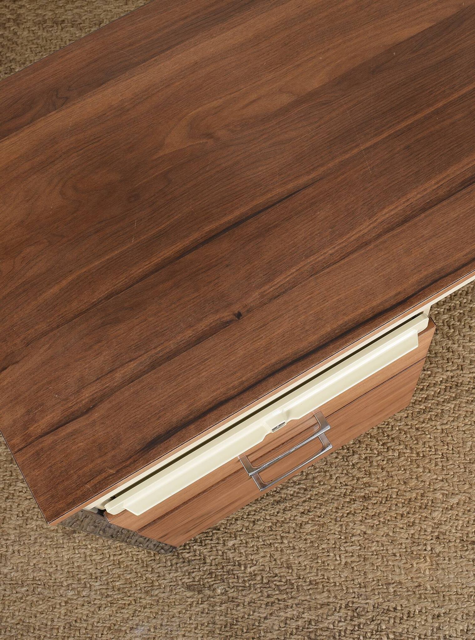 Bureau des années 50, fabriqué par la marque Strafor.