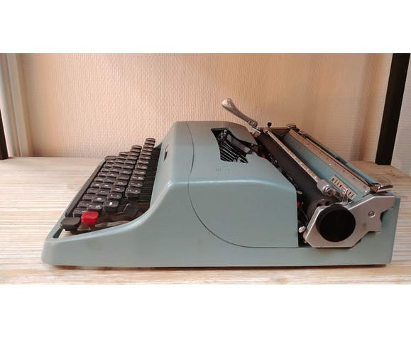 Machine à écrire Olivetti Lettera 32 bleue