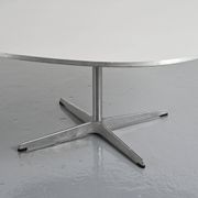 Coffee table by Arne Jacobsen, Fritz Hansen, circa 1970.