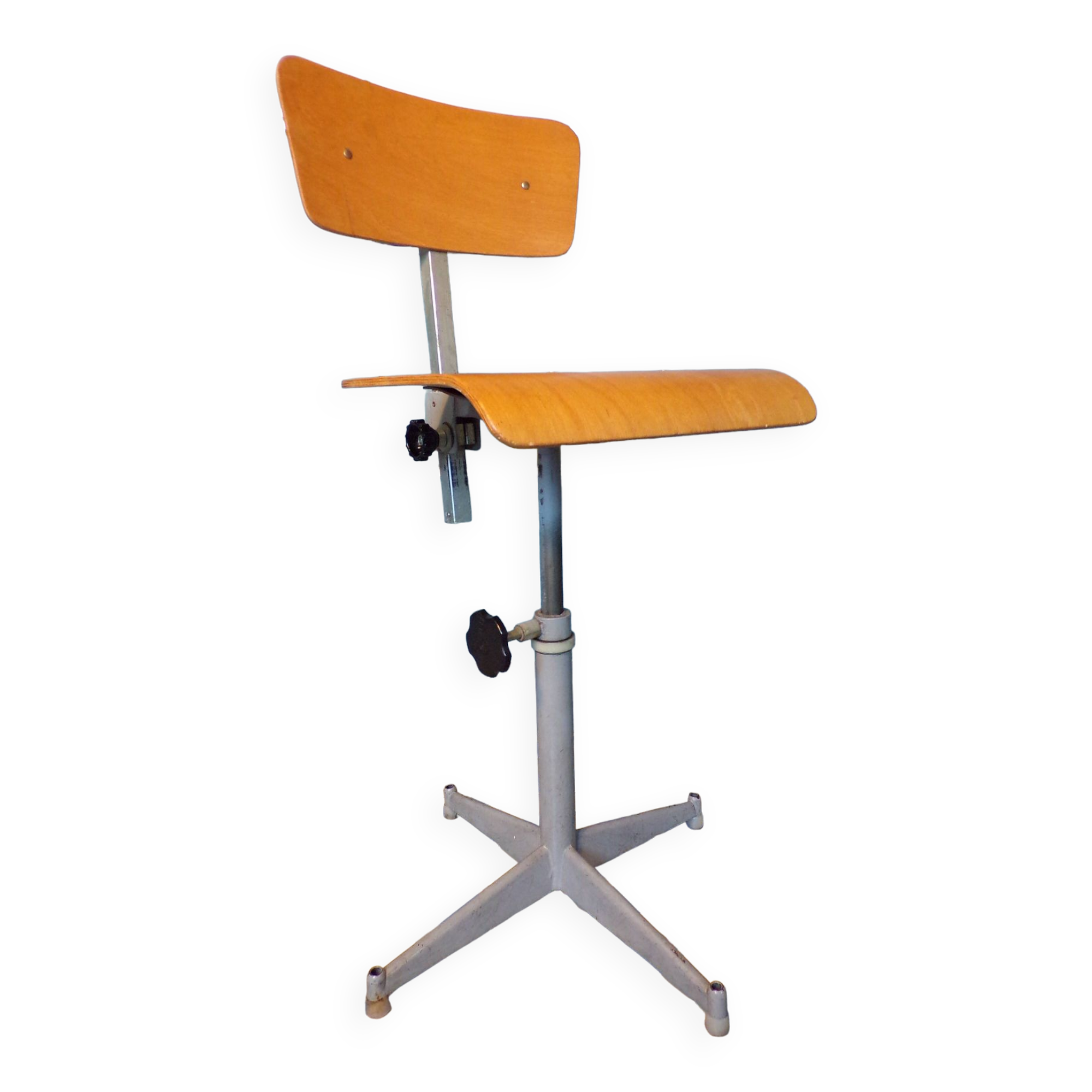 Swivel workshop chair