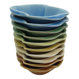 10 ramekins gradient of colors